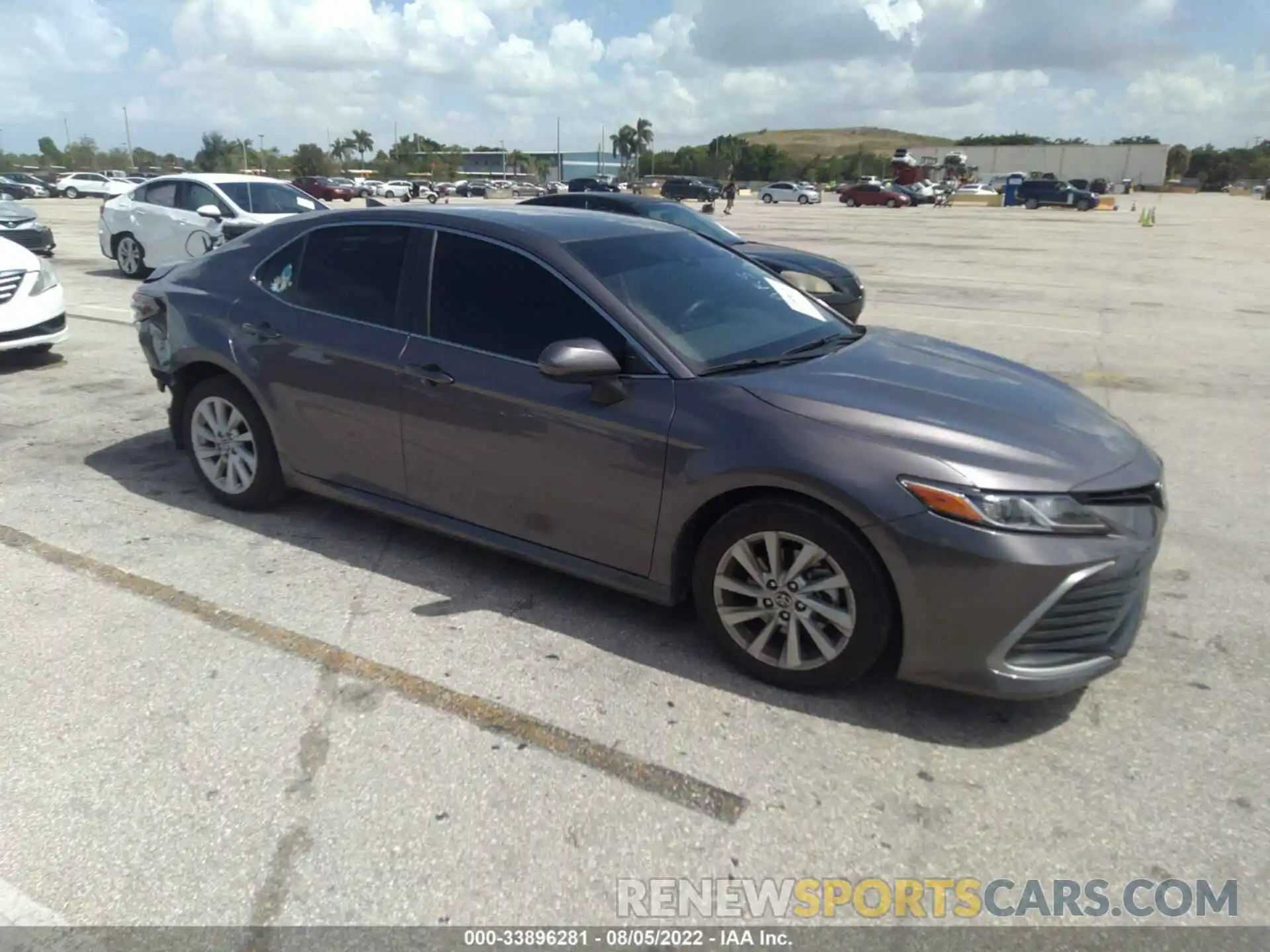 1 Photograph of a damaged car 4T1C11AK8NU641571 TOYOTA CAMRY 2022