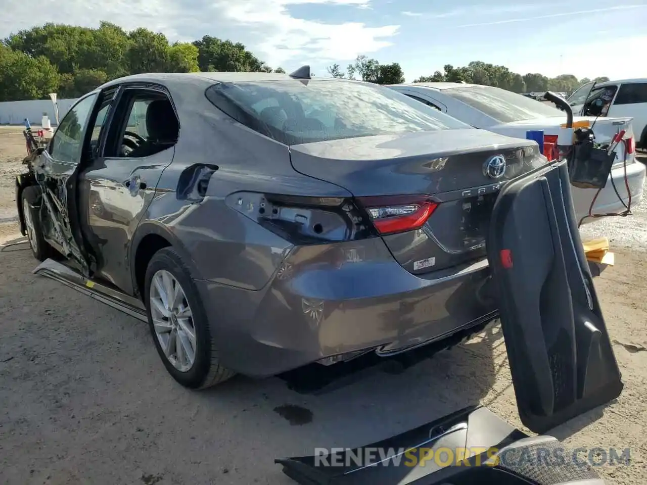 3 Photograph of a damaged car 4T1C11AK8NU698028 TOYOTA CAMRY 2022