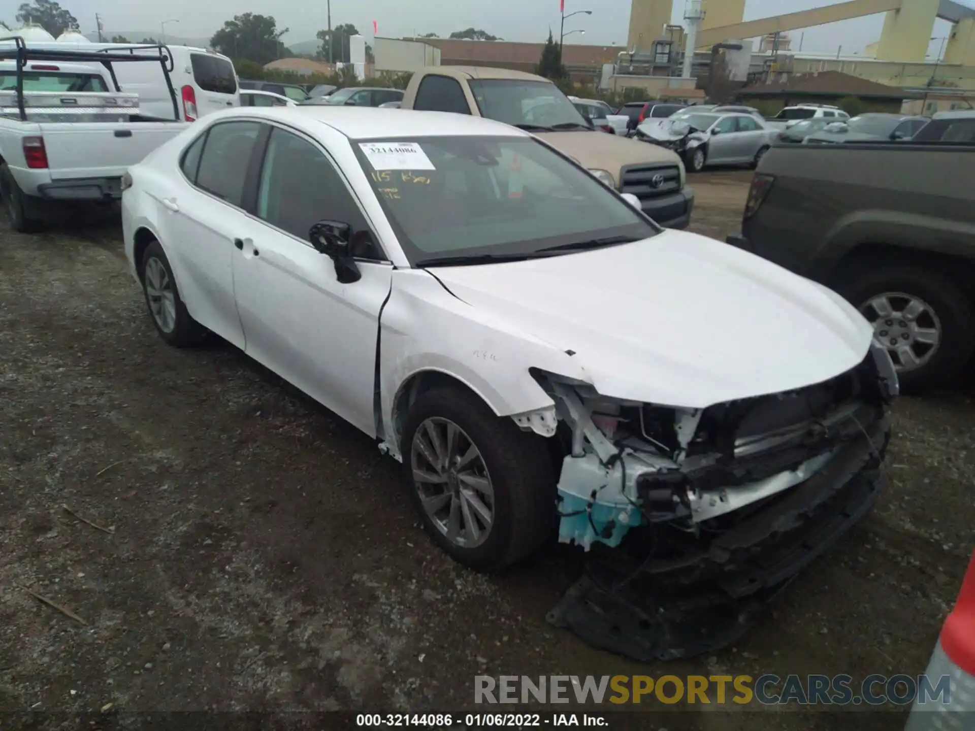 1 Photograph of a damaged car 4T1C11AK9NU621555 TOYOTA CAMRY 2022