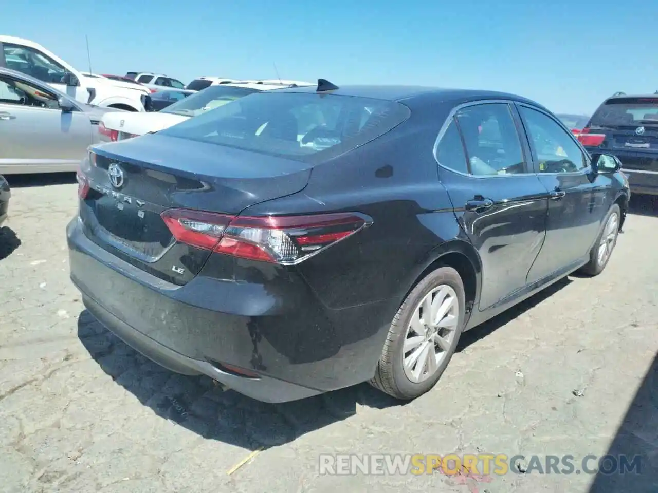 4 Photograph of a damaged car 4T1C11AK9NU631759 TOYOTA CAMRY 2022