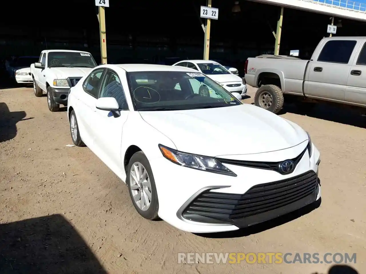 1 Photograph of a damaged car 4T1C11AK9NU632930 TOYOTA CAMRY 2022