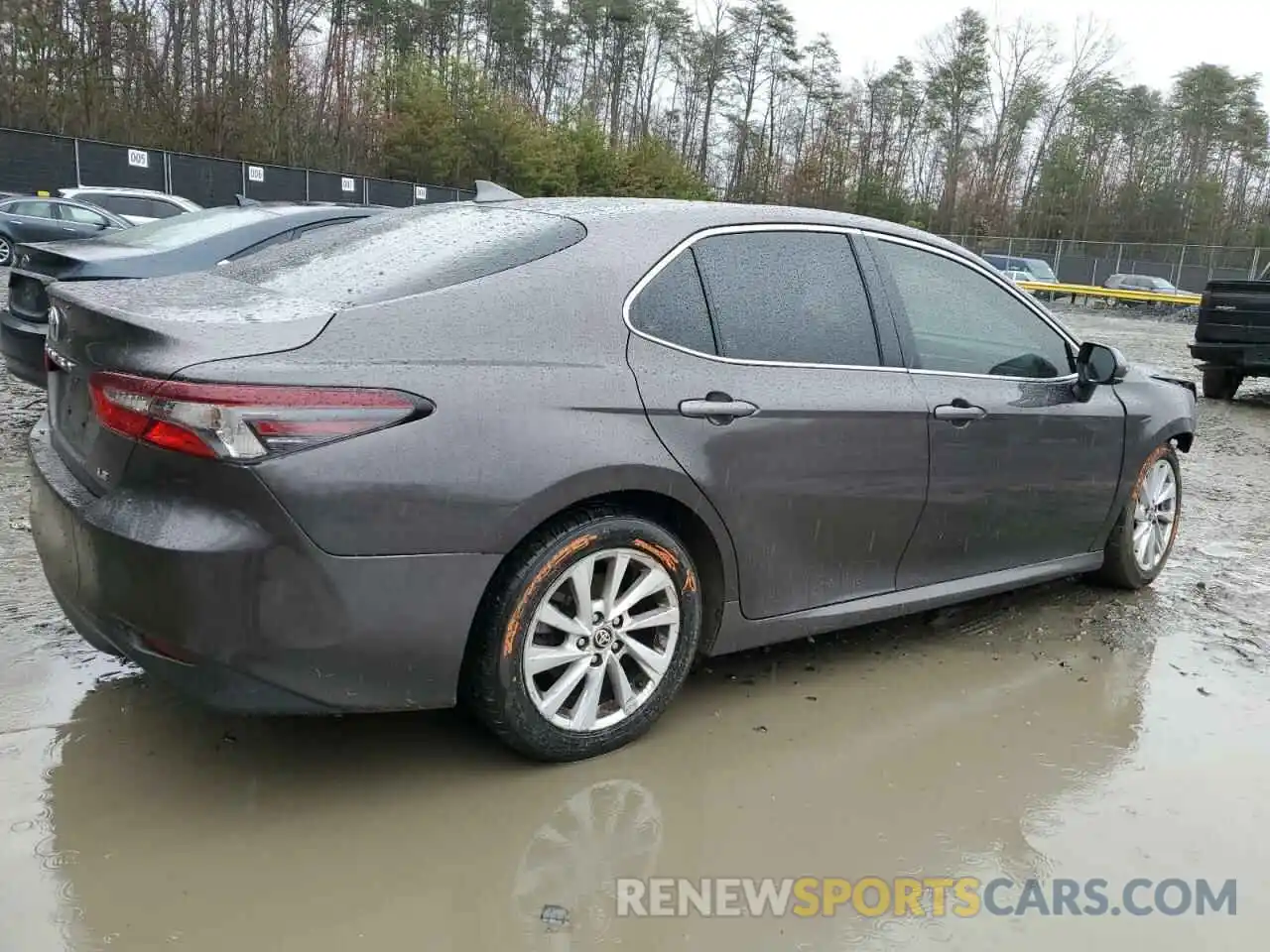 3 Photograph of a damaged car 4T1C11AK9NU658069 TOYOTA CAMRY 2022