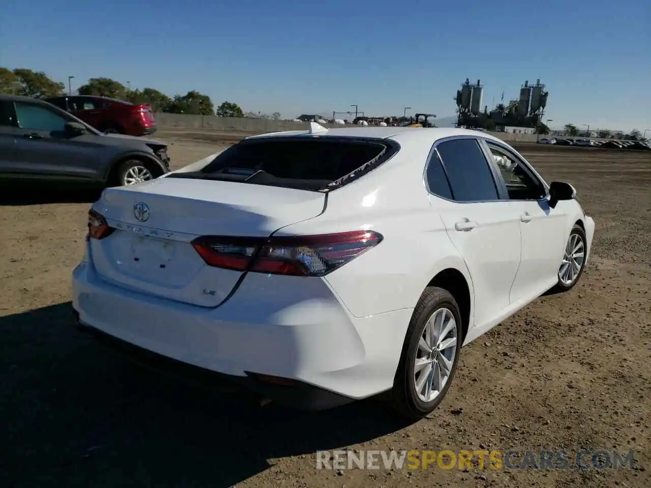 4 Photograph of a damaged car 4T1C11AKXNU003533 TOYOTA CAMRY 2022