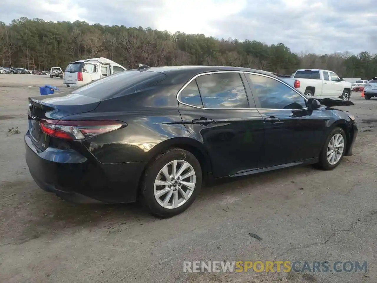 3 Photograph of a damaged car 4T1C11AKXNU622455 TOYOTA CAMRY 2022