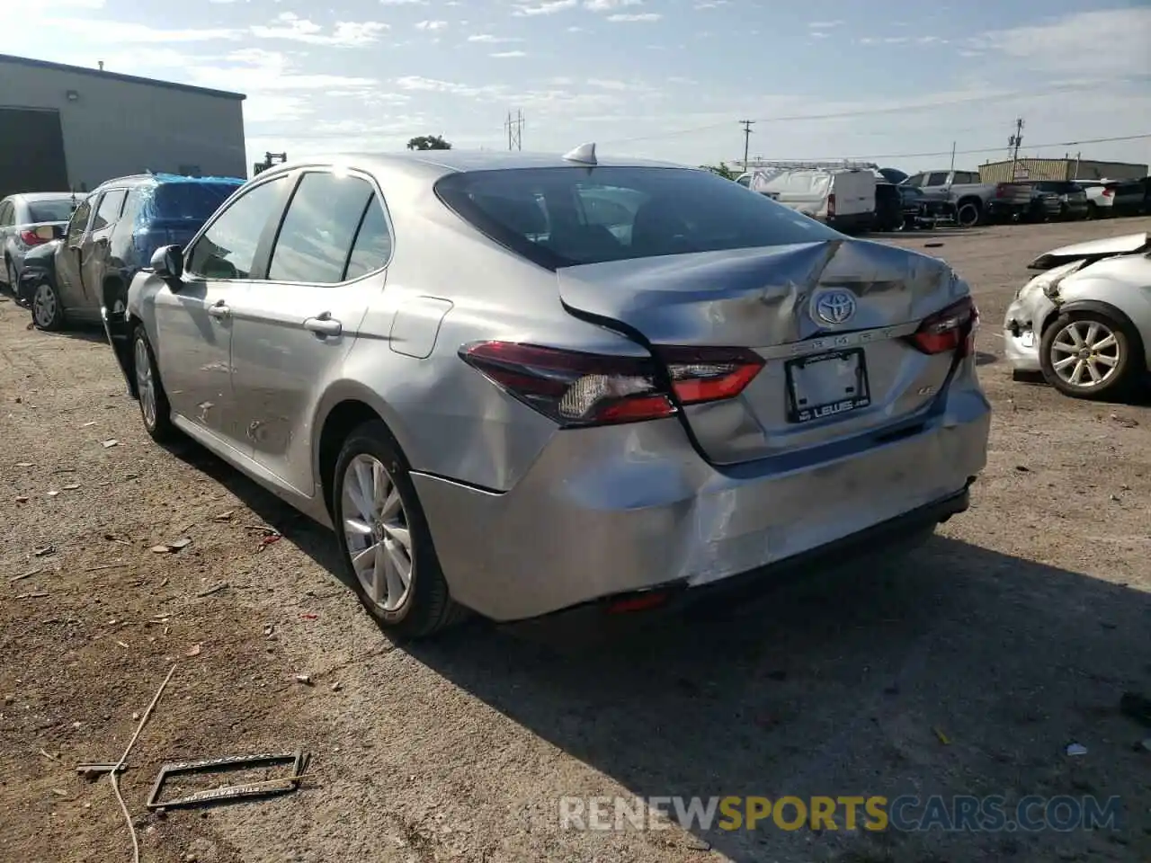 3 Photograph of a damaged car 4T1C11AKXNU623976 TOYOTA CAMRY 2022