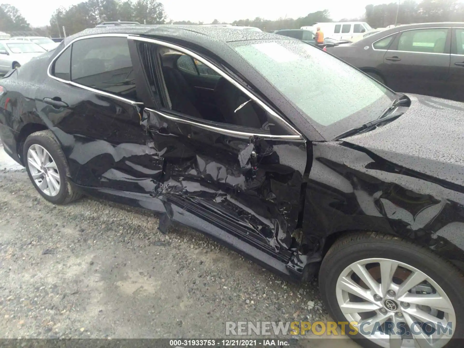 6 Photograph of a damaged car 4T1C11AKXNU627199 TOYOTA CAMRY 2022