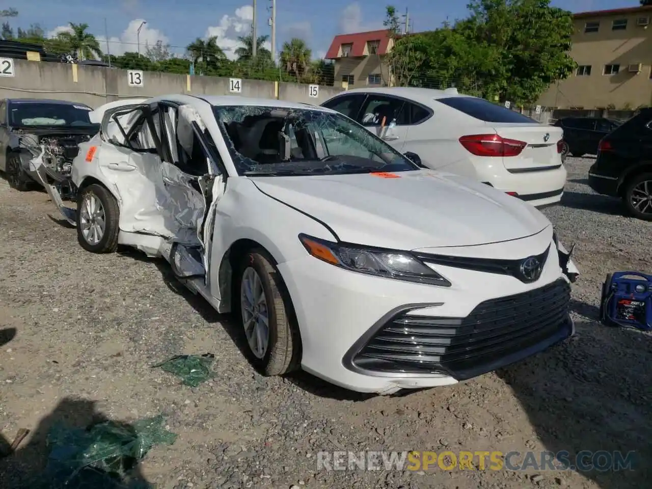 1 Photograph of a damaged car 4T1C11AKXNU666892 TOYOTA CAMRY 2022