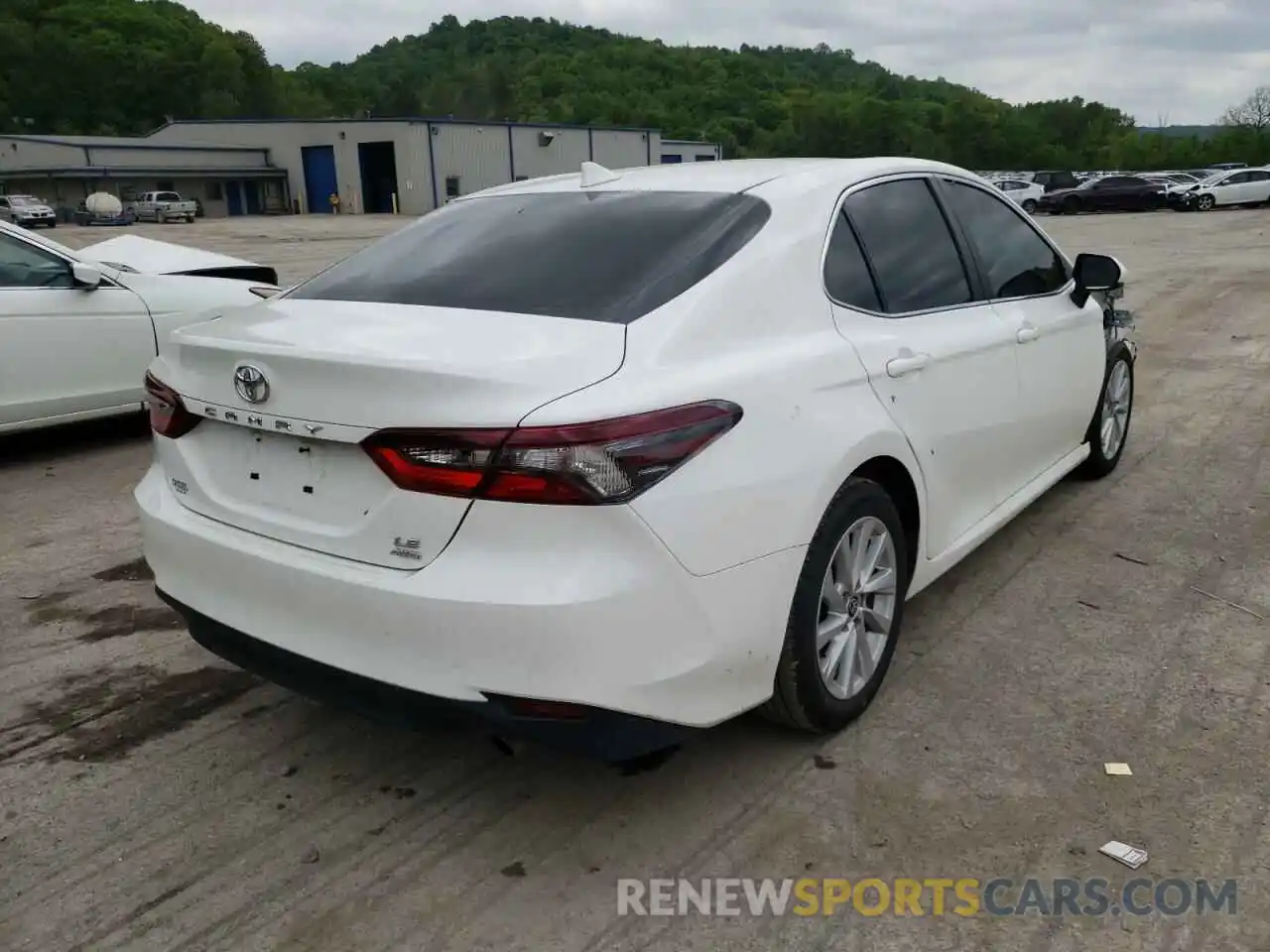 4 Photograph of a damaged car 4T1C11BK1NU051131 TOYOTA CAMRY 2022