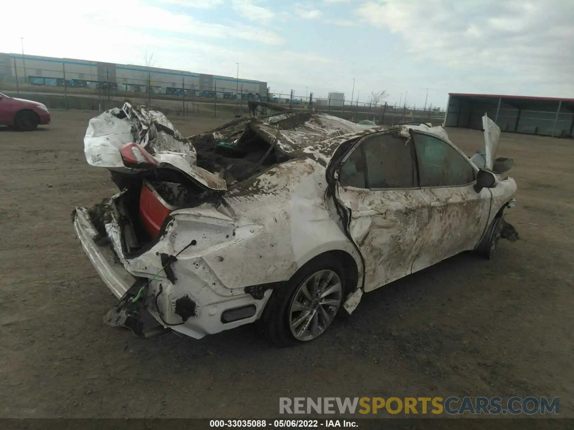 4 Photograph of a damaged car 4T1C11BK1NU054899 TOYOTA CAMRY 2022