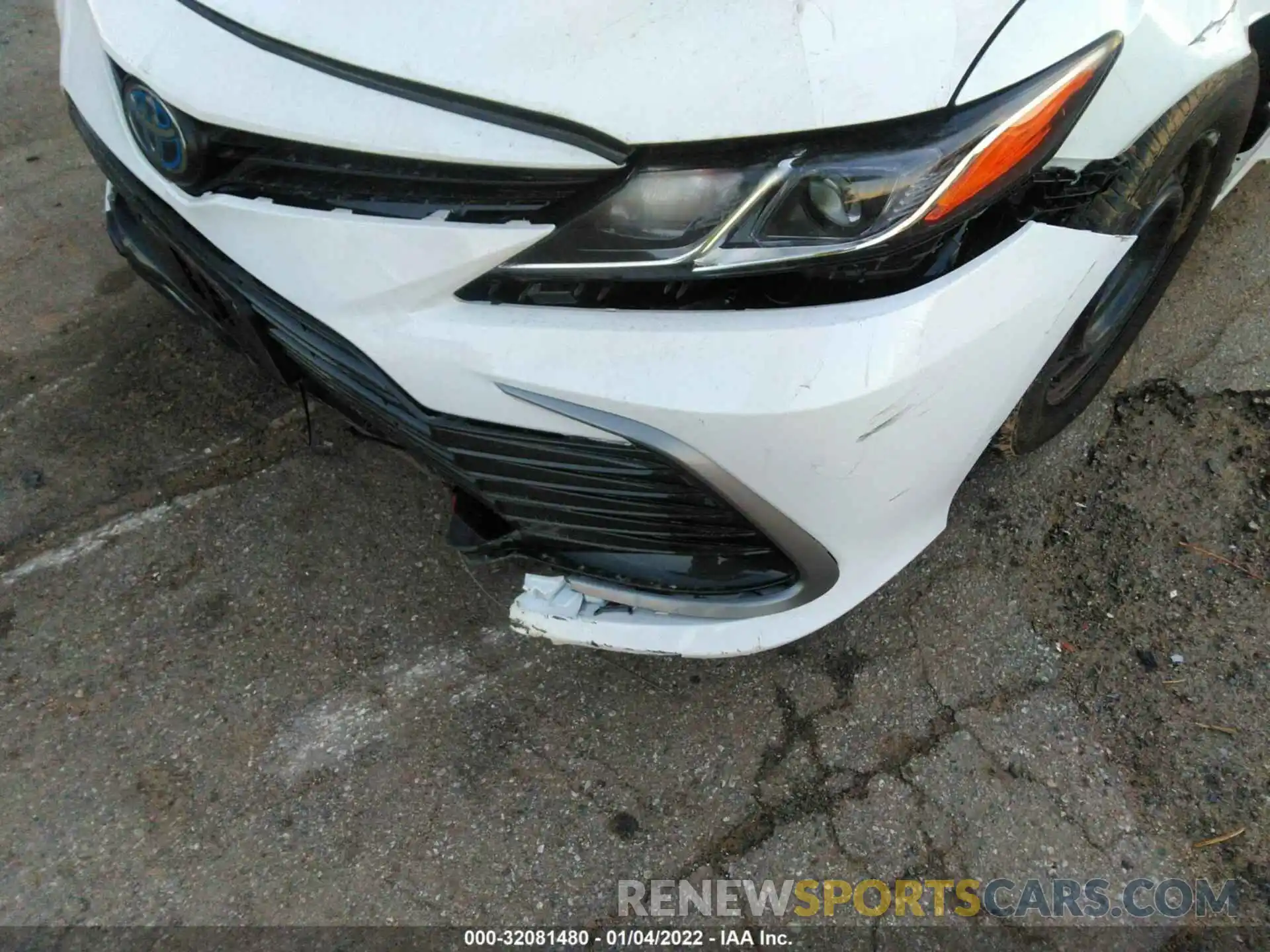 12 Photograph of a damaged car 4T1C31AK0NU570151 TOYOTA CAMRY 2022