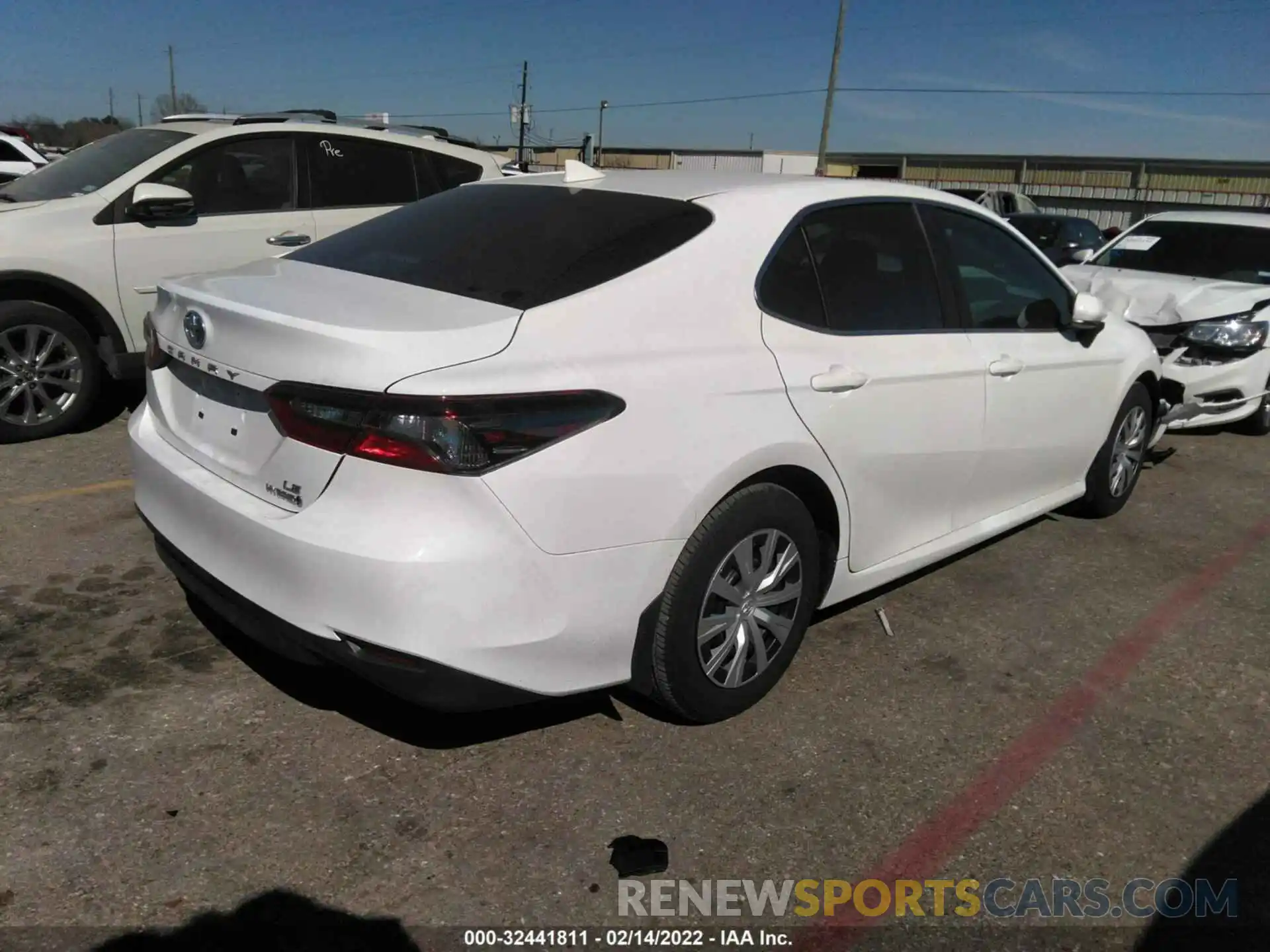 4 Photograph of a damaged car 4T1C31AK0NU575785 TOYOTA CAMRY 2022