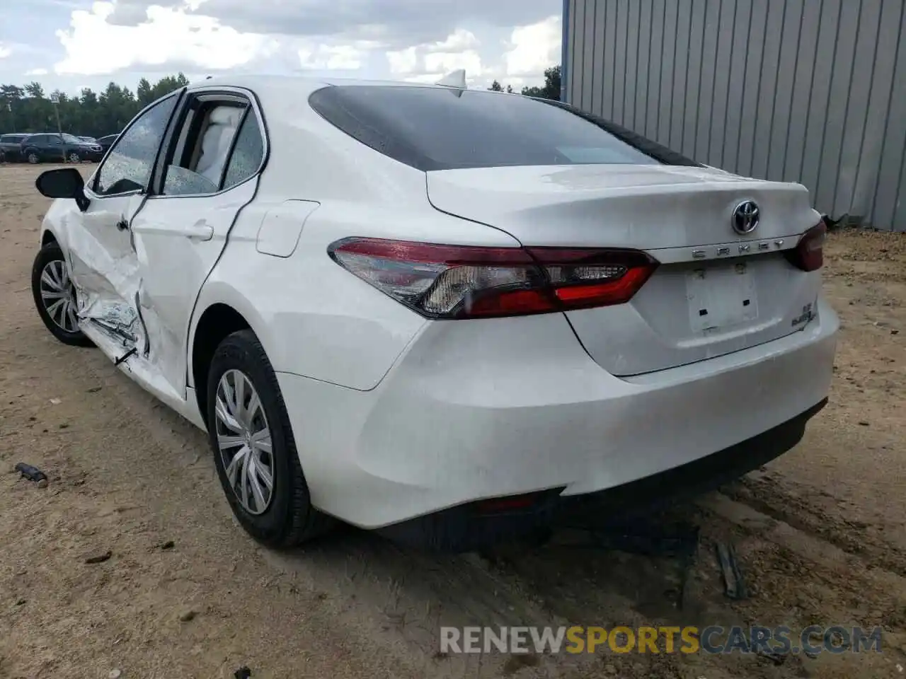 3 Photograph of a damaged car 4T1C31AK0NU582316 TOYOTA CAMRY 2022