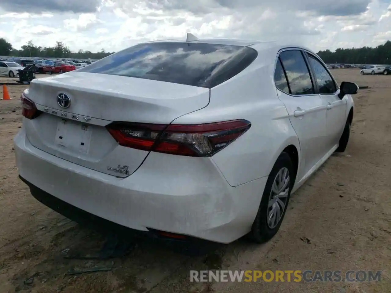 4 Photograph of a damaged car 4T1C31AK0NU582316 TOYOTA CAMRY 2022