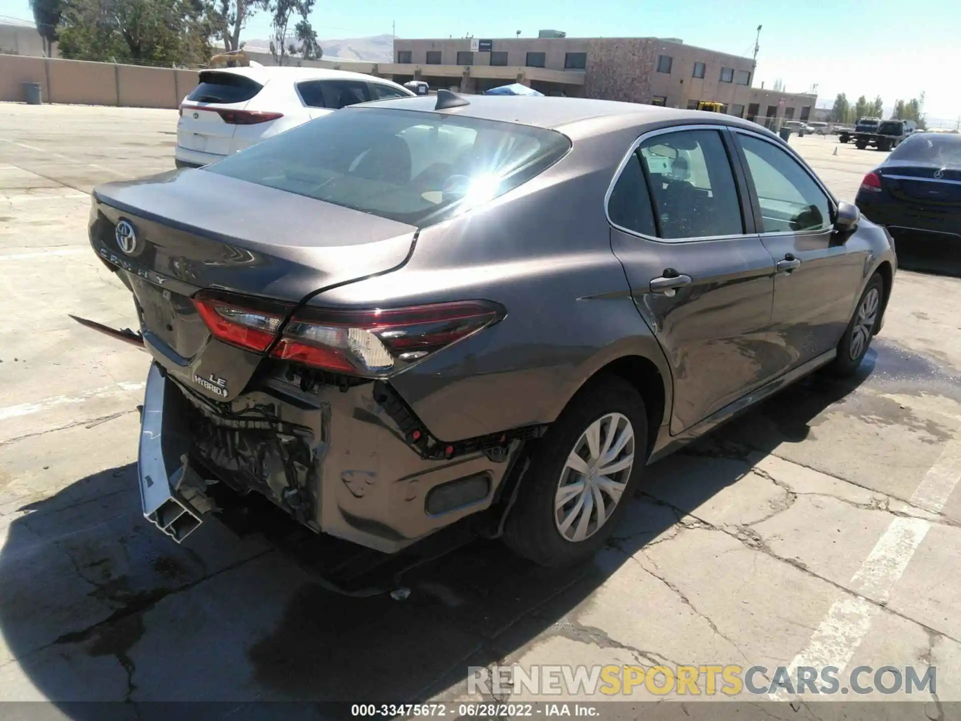 4 Photograph of a damaged car 4T1C31AK1NU572880 TOYOTA CAMRY 2022