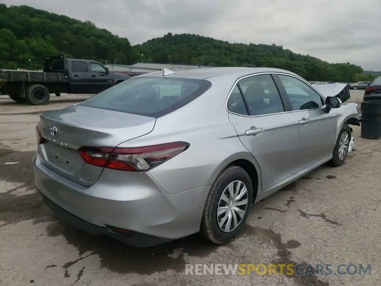 4 Photograph of a damaged car 4T1C31AK1NU581224 TOYOTA CAMRY 2022