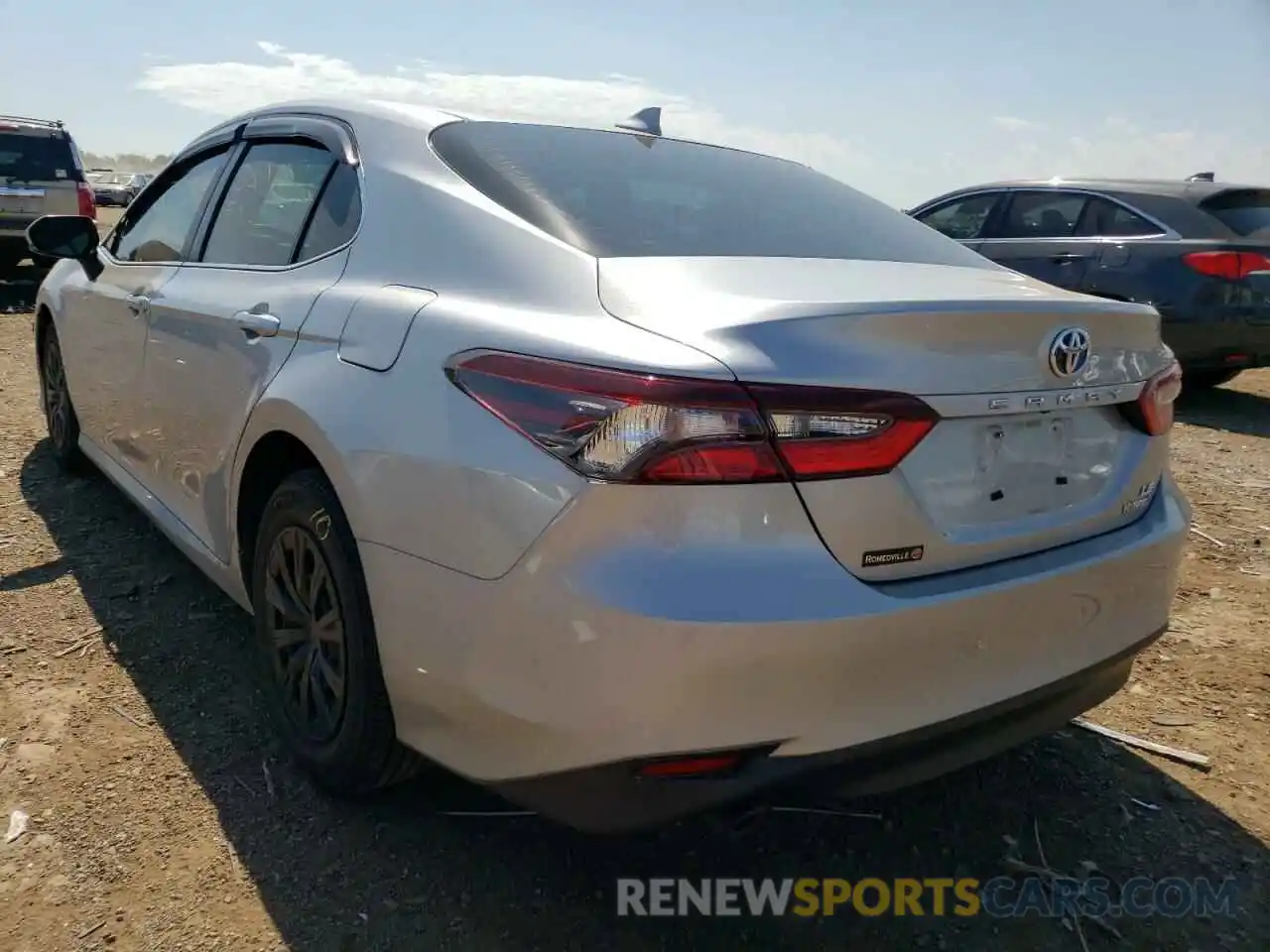 3 Photograph of a damaged car 4T1C31AK1NU583684 TOYOTA CAMRY 2022