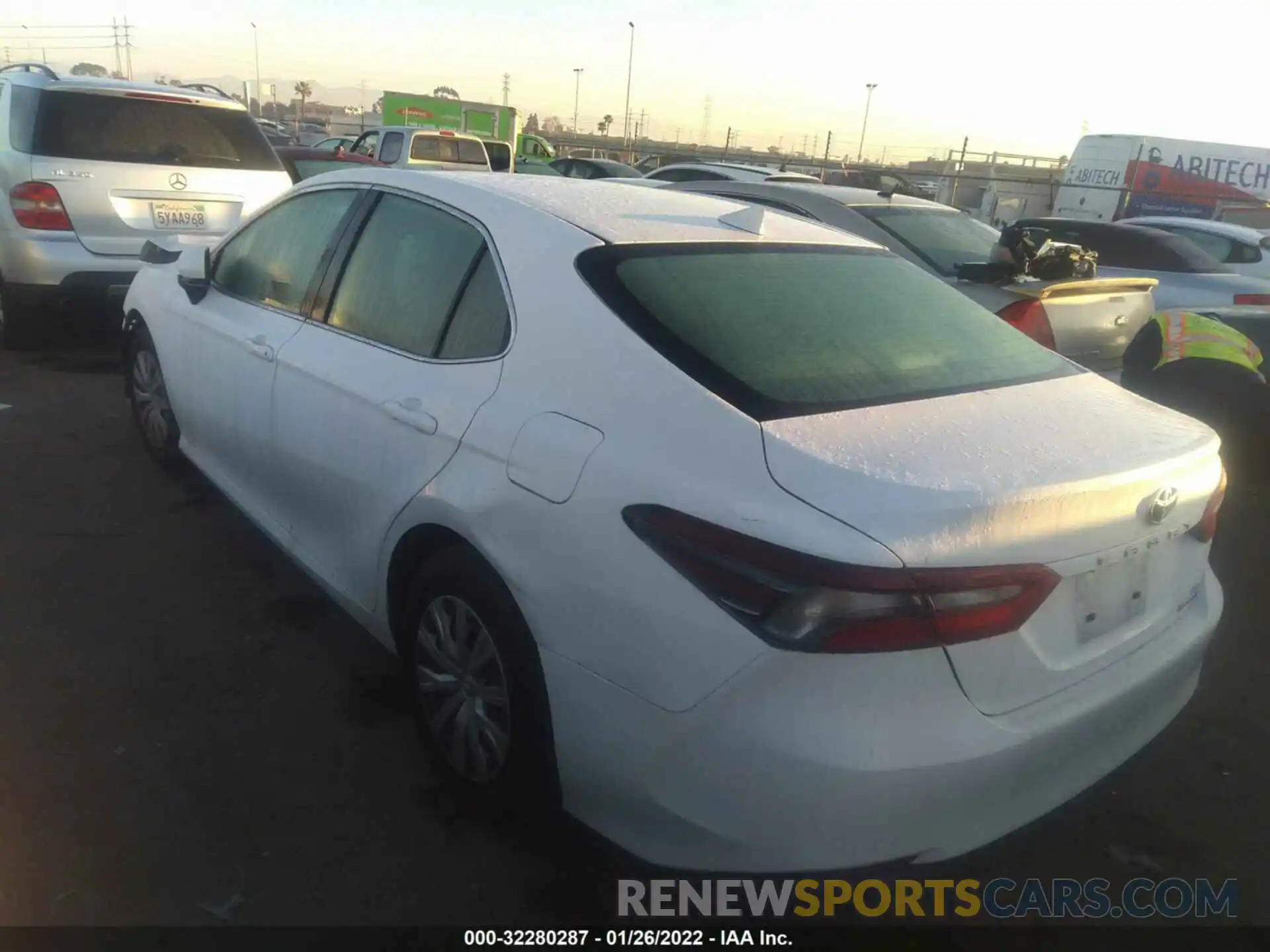 2 Photograph of a damaged car 4T1C31AK3NU573240 TOYOTA CAMRY 2022