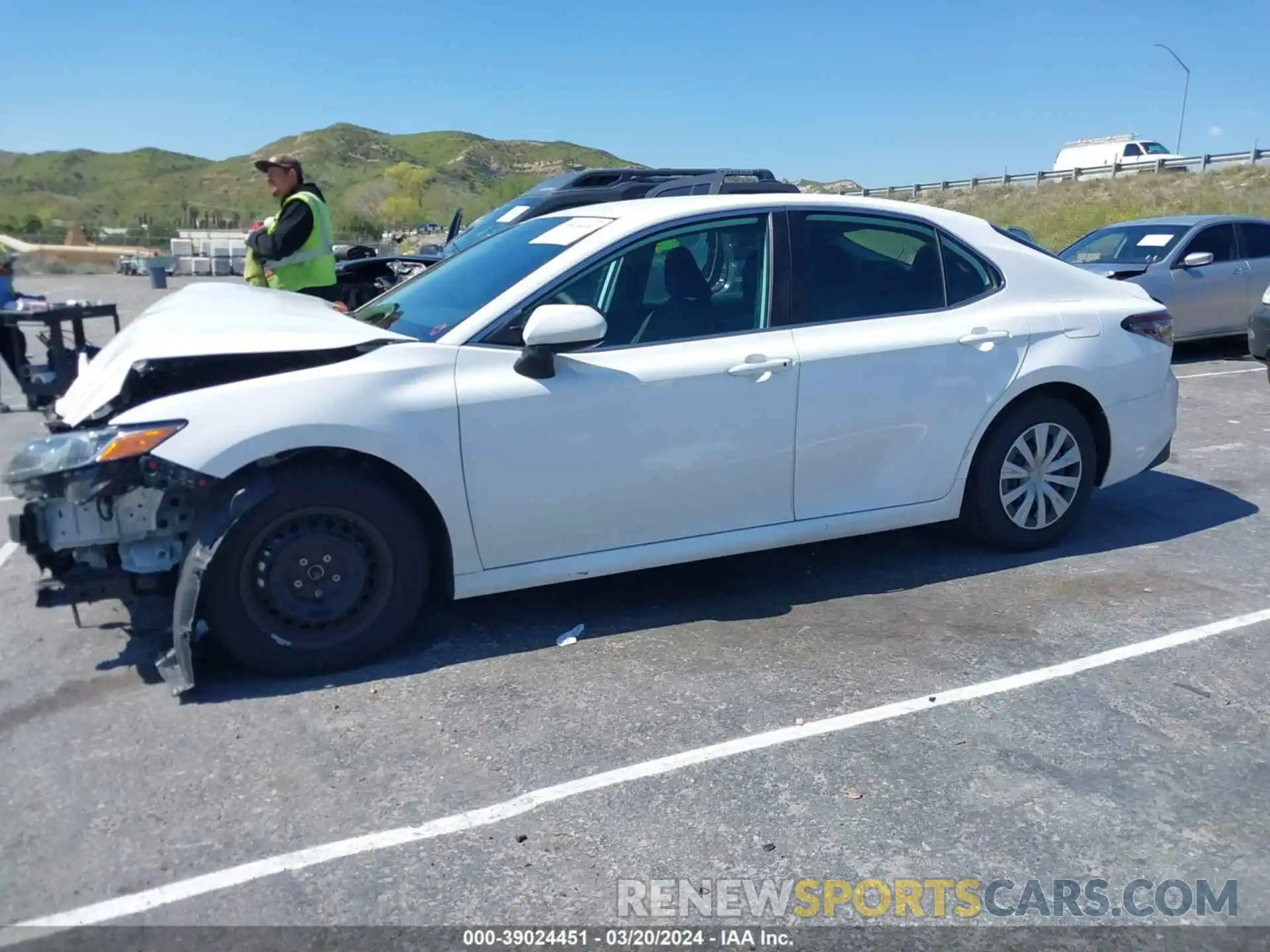 14 Photograph of a damaged car 4T1C31AK3NU575750 TOYOTA CAMRY 2022