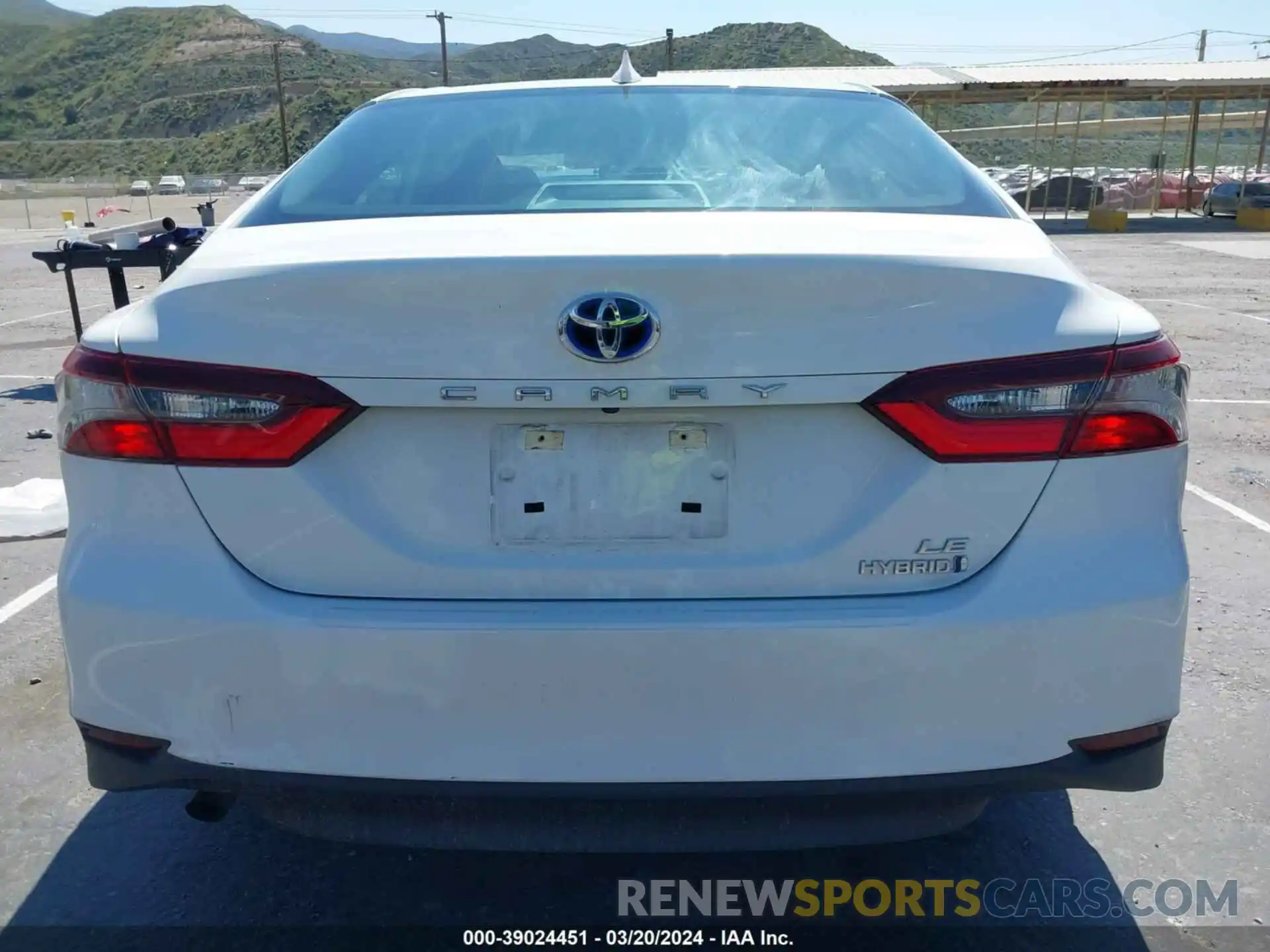 16 Photograph of a damaged car 4T1C31AK3NU575750 TOYOTA CAMRY 2022