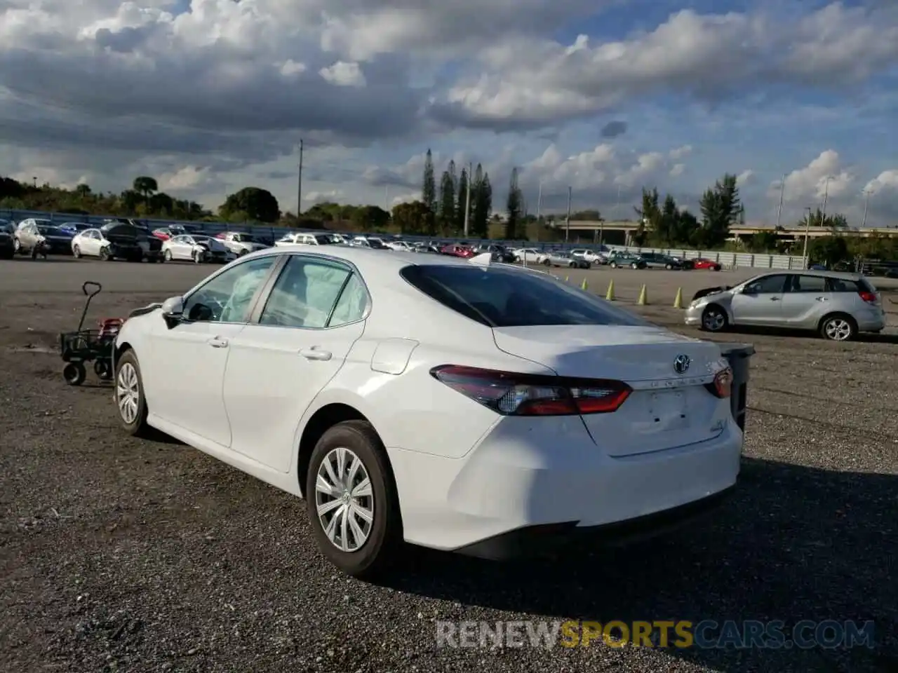 3 Photograph of a damaged car 4T1C31AK3NU578809 TOYOTA CAMRY 2022