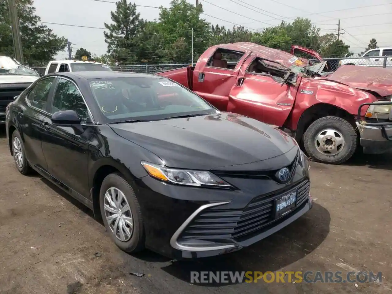 1 Photograph of a damaged car 4T1C31AK4NU042015 TOYOTA CAMRY 2022