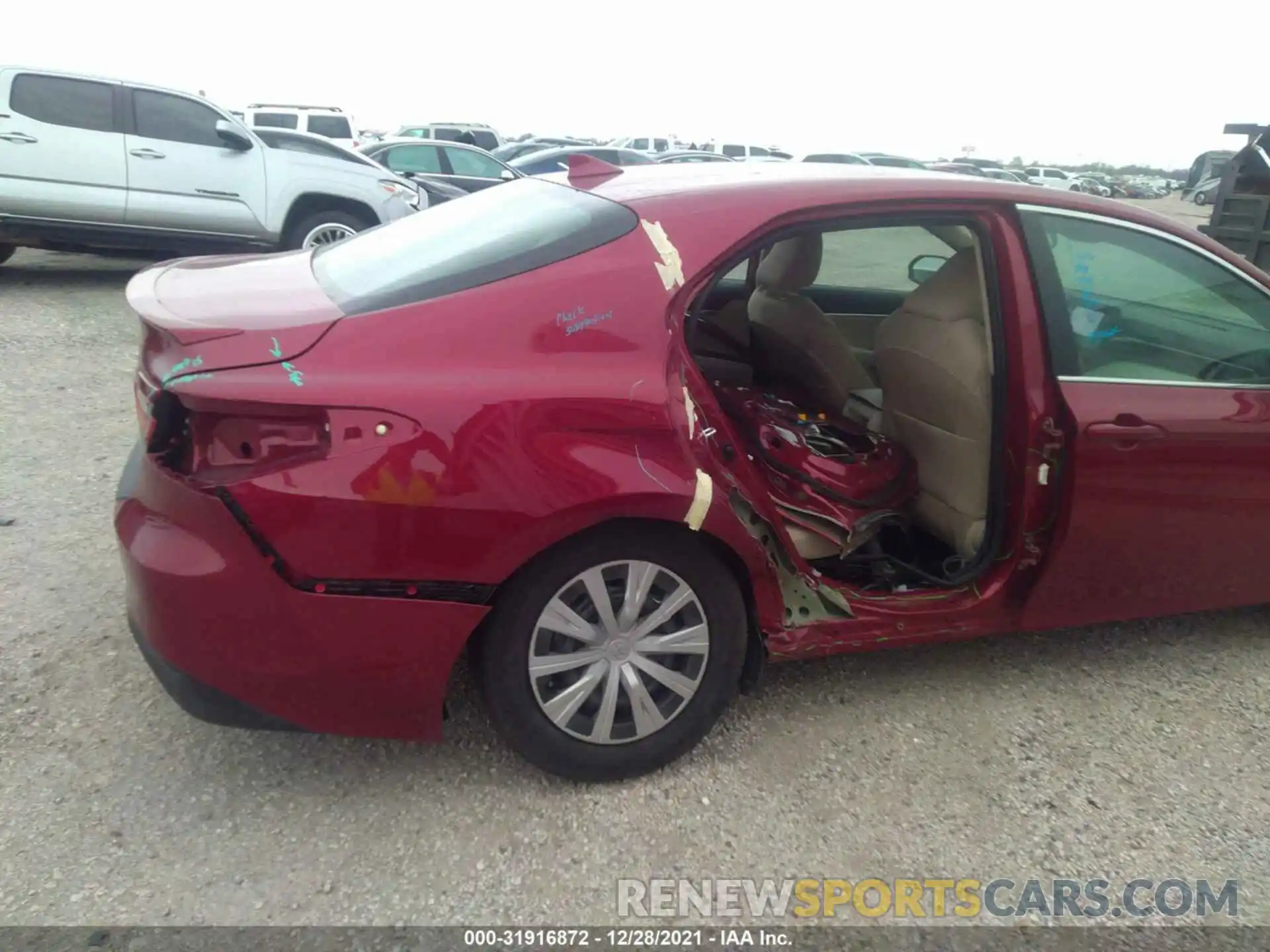 6 Photograph of a damaged car 4T1C31AK4NU572100 TOYOTA CAMRY 2022