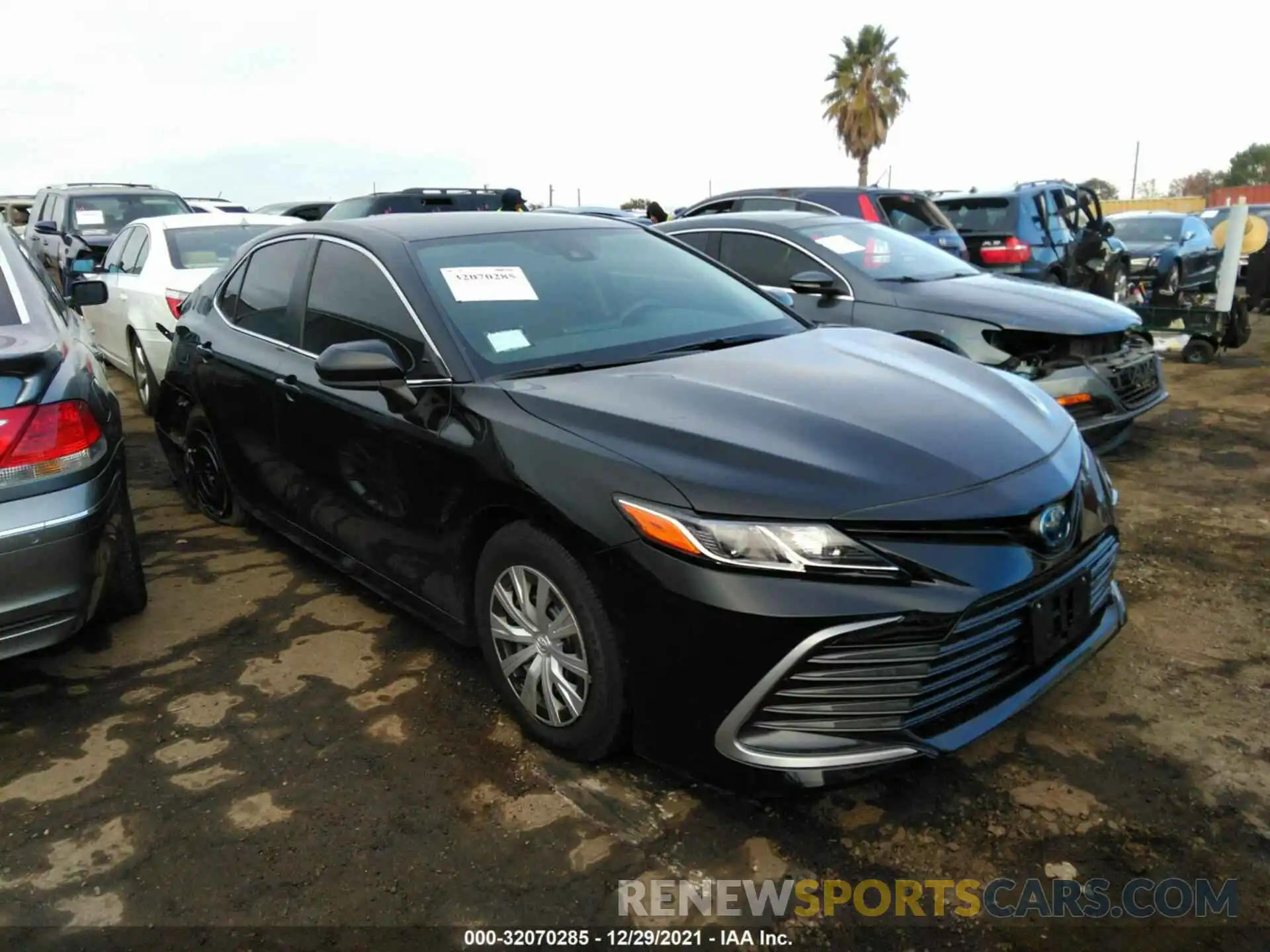 1 Photograph of a damaged car 4T1C31AK4NU577085 TOYOTA CAMRY 2022