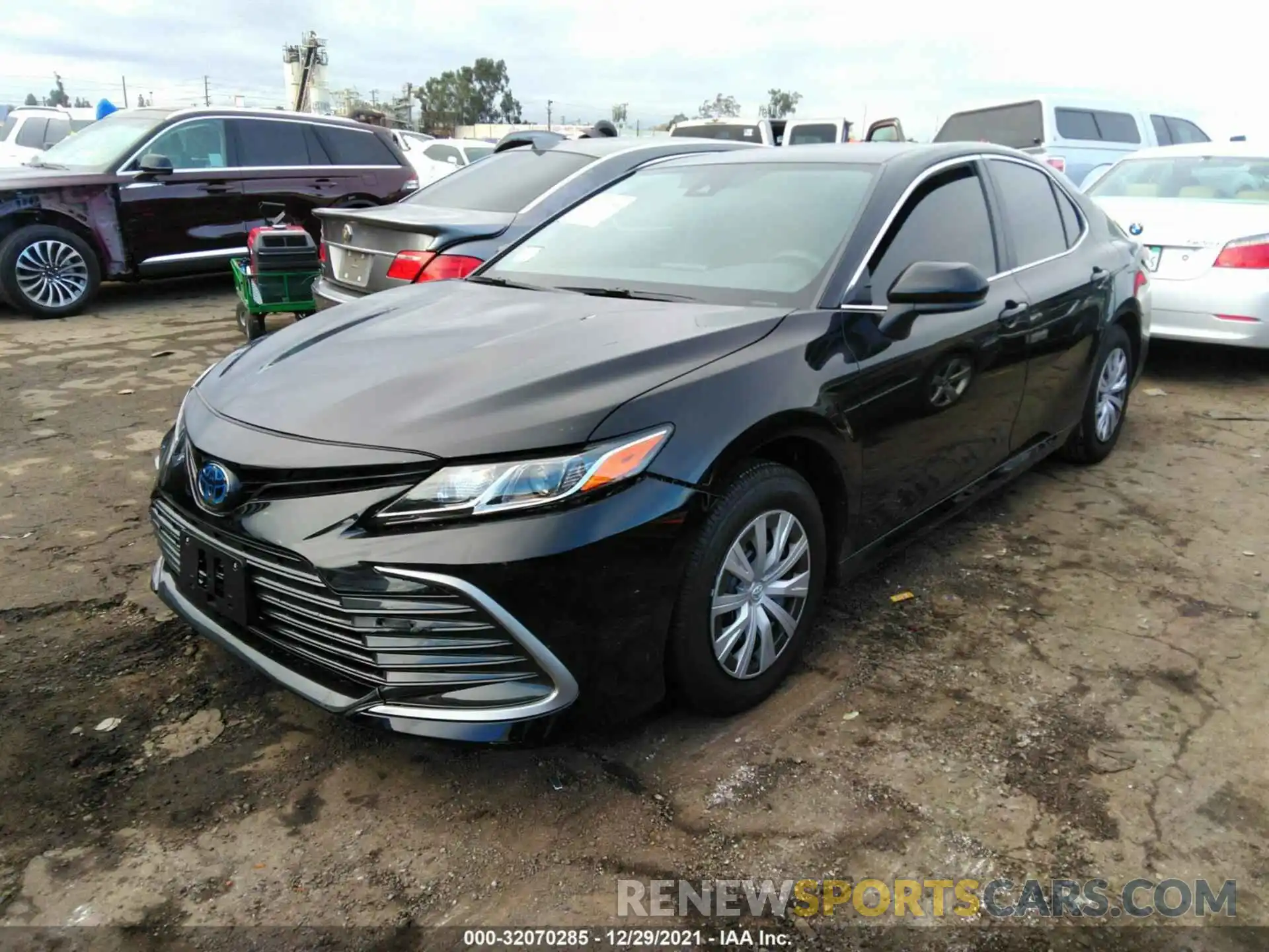 2 Photograph of a damaged car 4T1C31AK4NU577085 TOYOTA CAMRY 2022