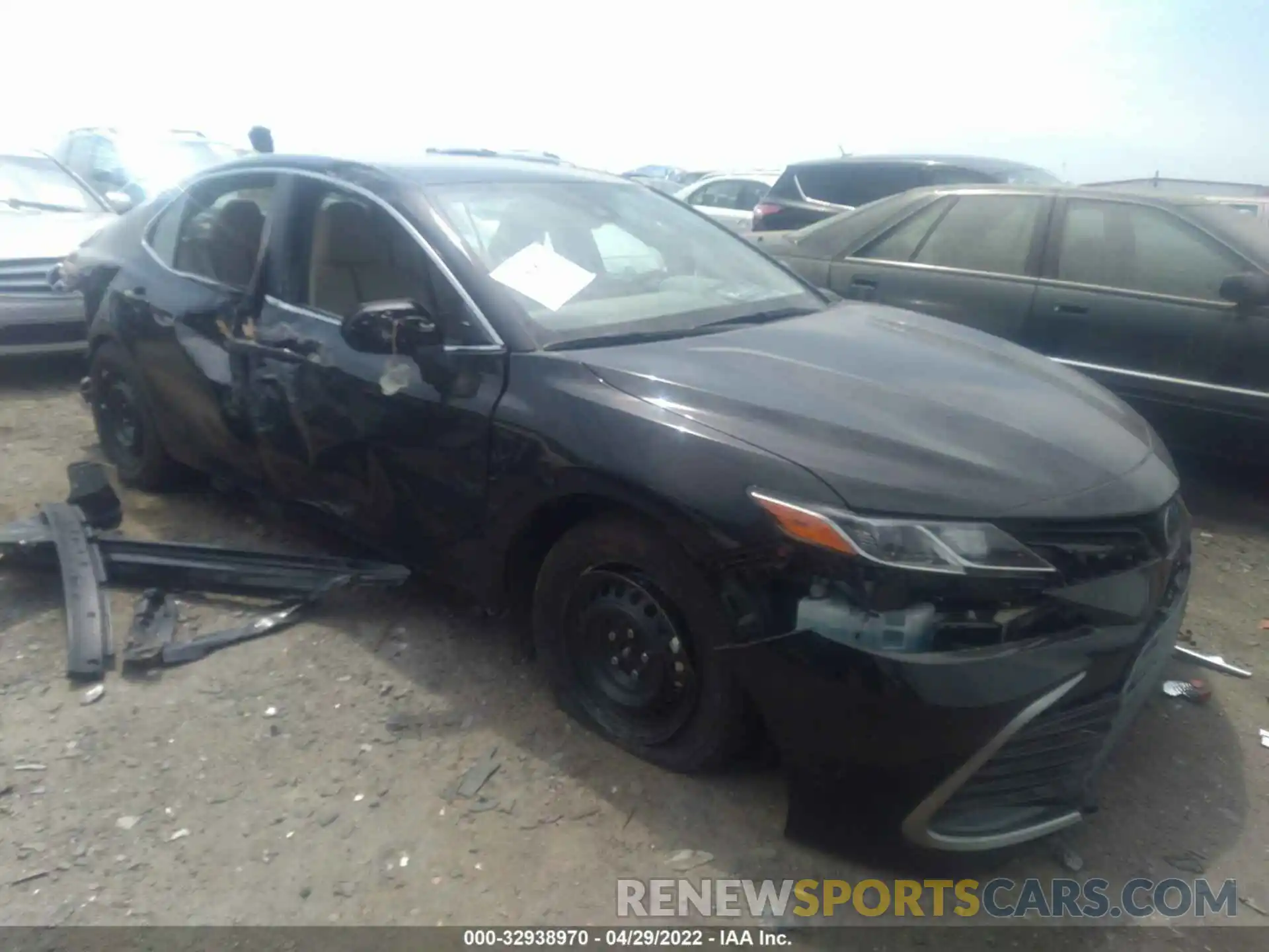 1 Photograph of a damaged car 4T1C31AK4NU581329 TOYOTA CAMRY 2022