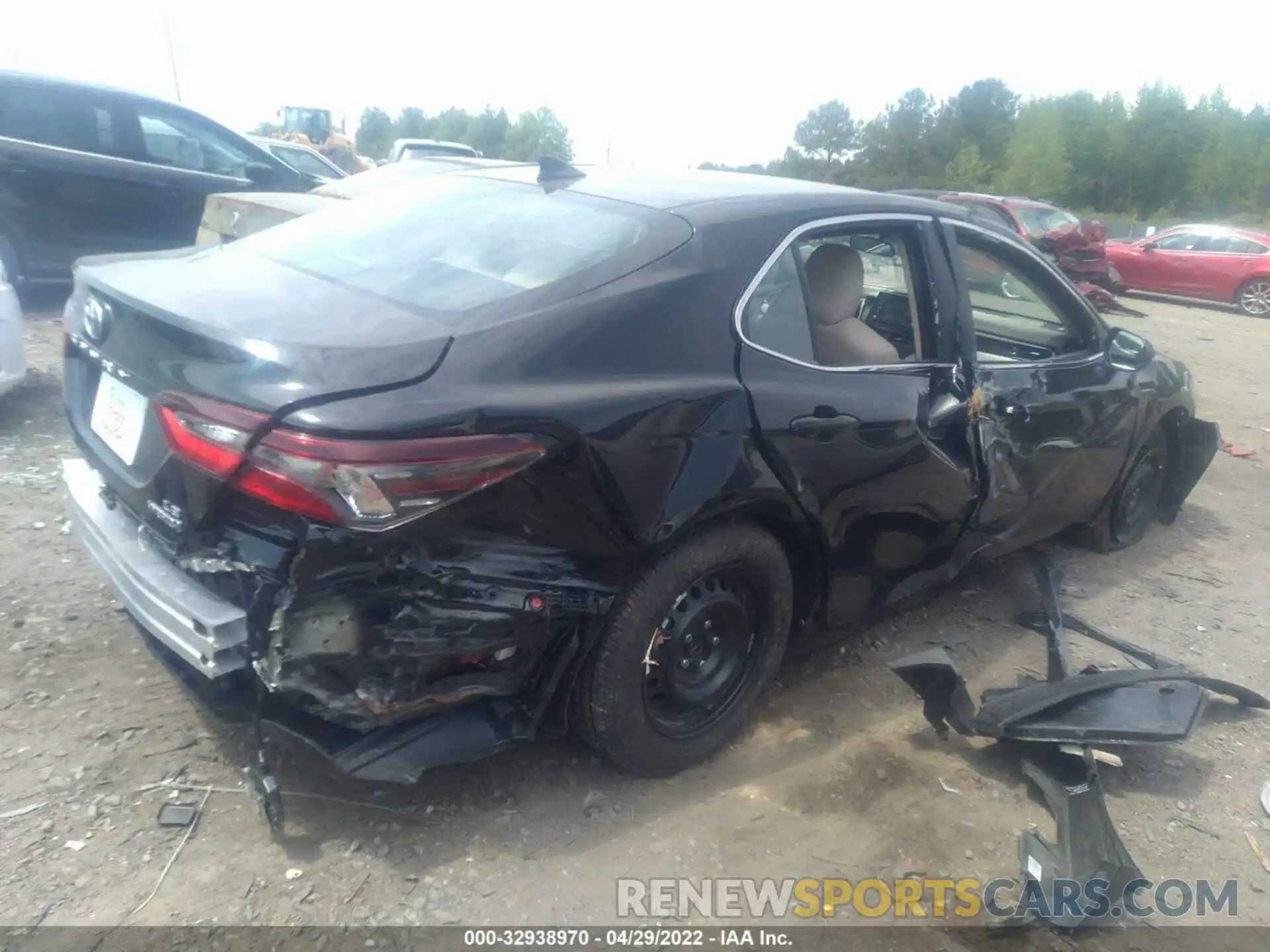 2 Photograph of a damaged car 4T1C31AK4NU581329 TOYOTA CAMRY 2022