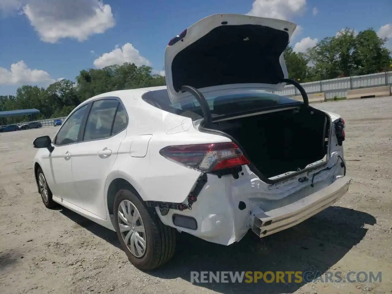 3 Photograph of a damaged car 4T1C31AK4NU584277 TOYOTA CAMRY 2022