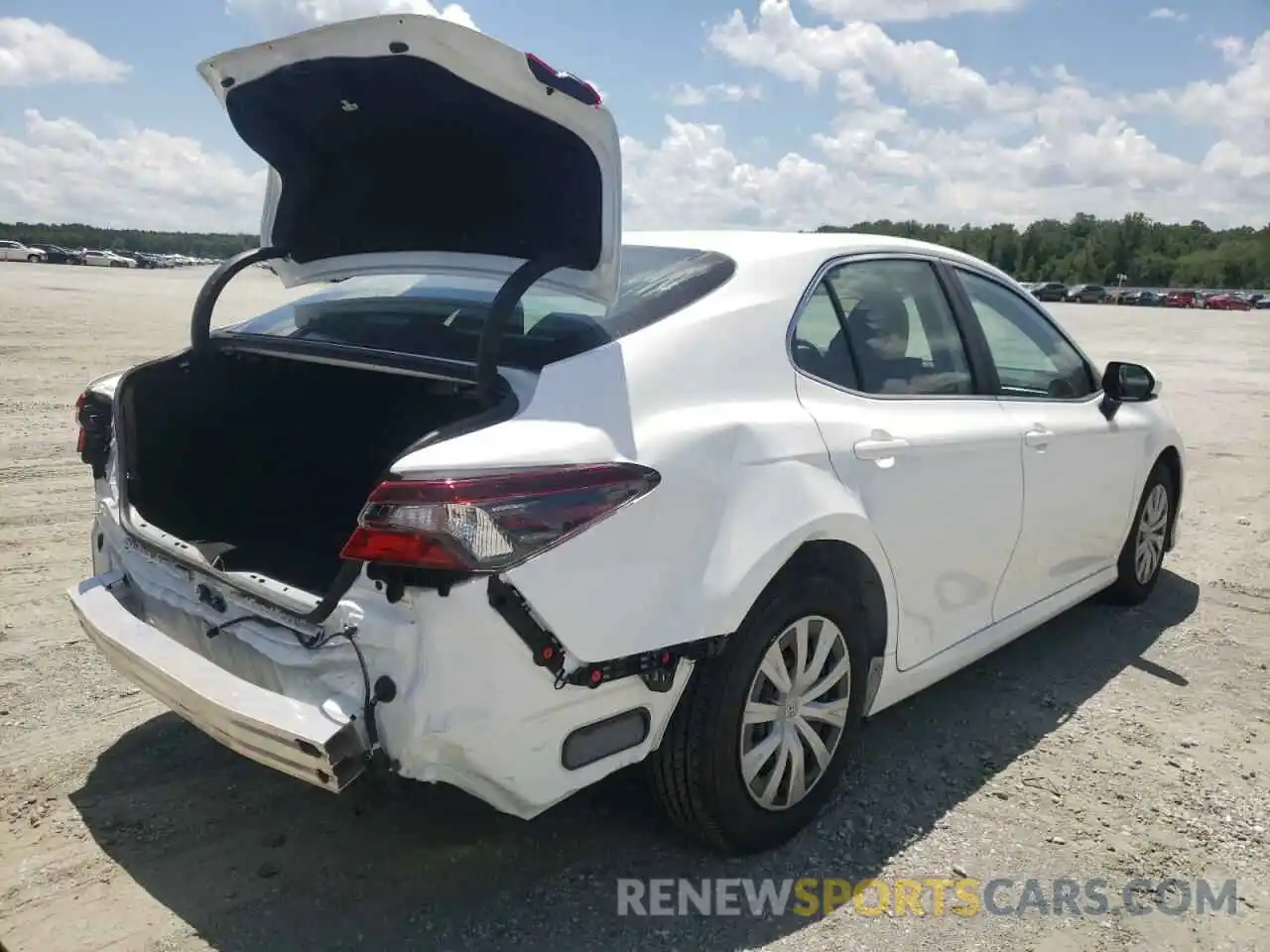 4 Photograph of a damaged car 4T1C31AK4NU584277 TOYOTA CAMRY 2022