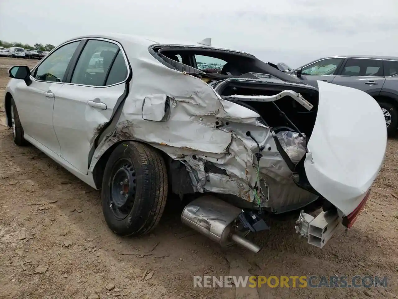 3 Photograph of a damaged car 4T1C31AK5NU032996 TOYOTA CAMRY 2022