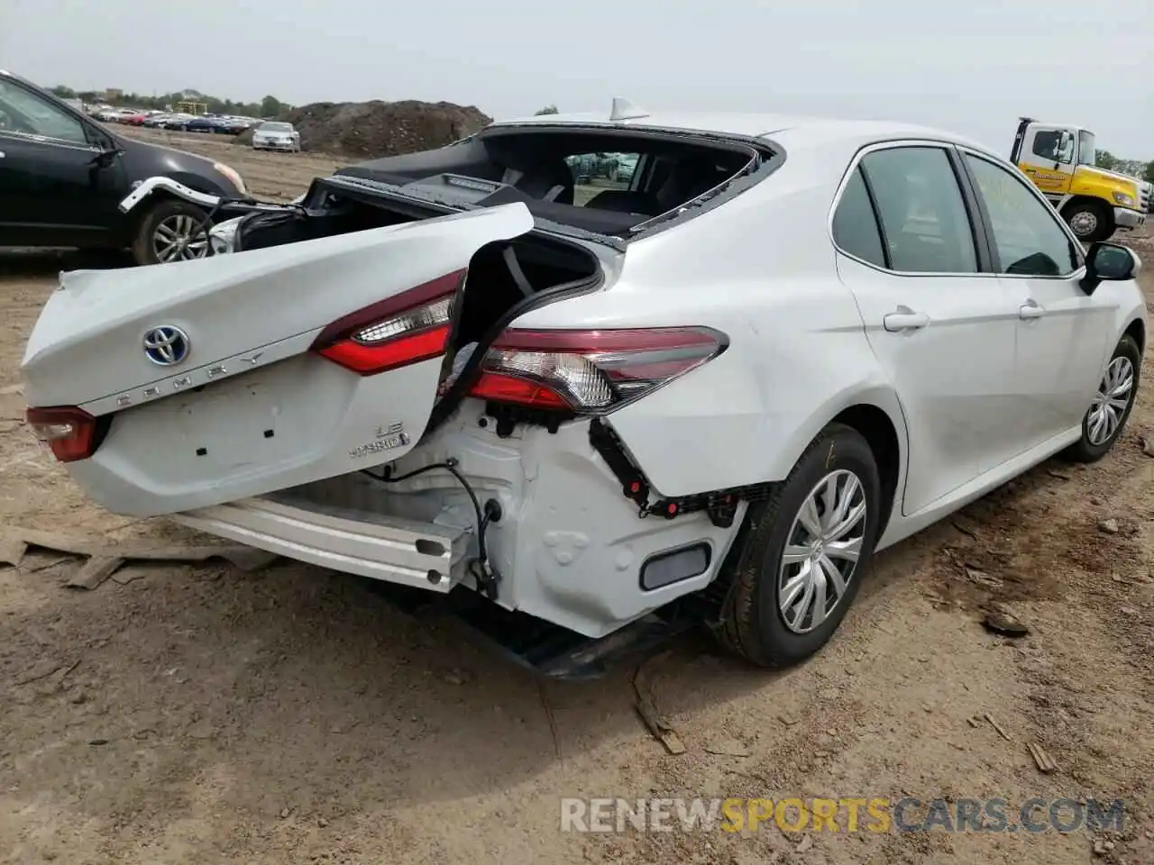 4 Photograph of a damaged car 4T1C31AK5NU032996 TOYOTA CAMRY 2022