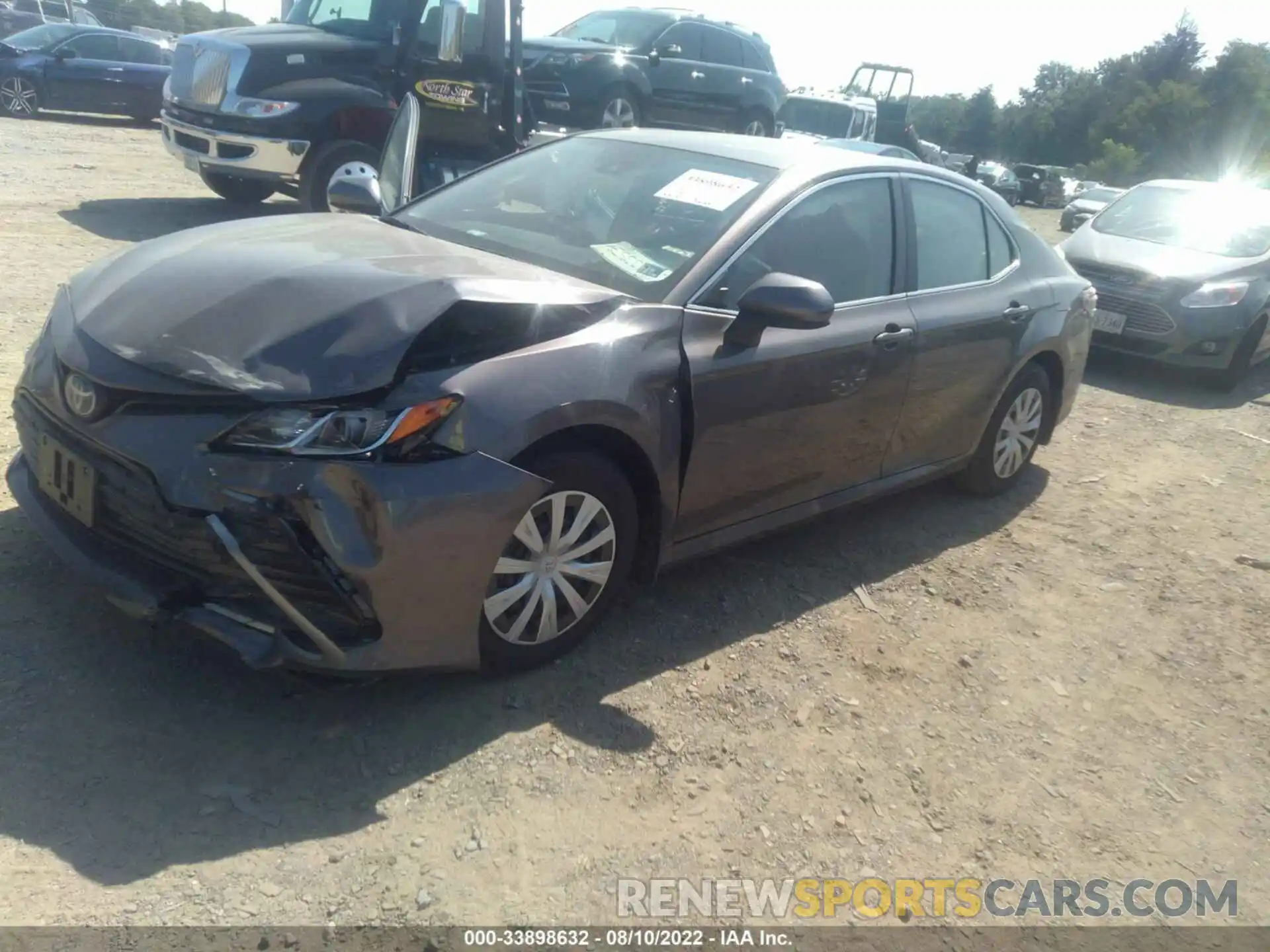 2 Photograph of a damaged car 4T1C31AK5NU581999 TOYOTA CAMRY 2022