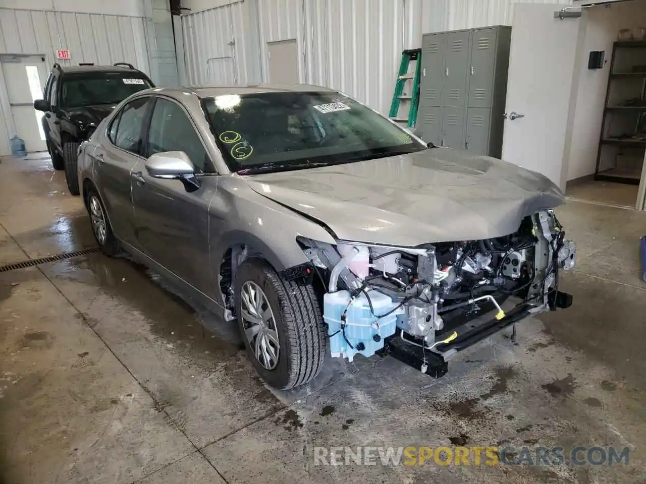 1 Photograph of a damaged car 4T1C31AK7NU577131 TOYOTA CAMRY 2022