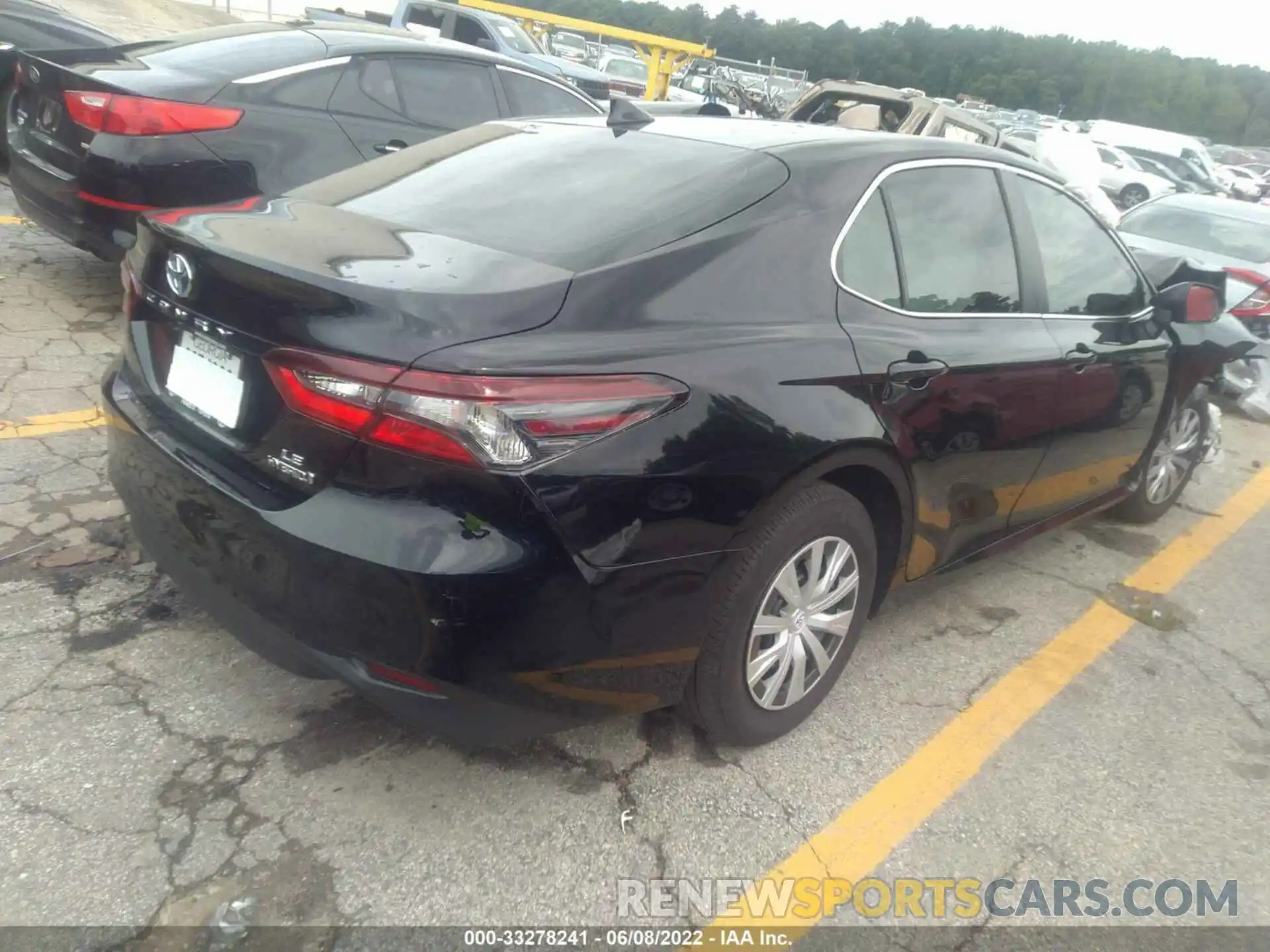 4 Photograph of a damaged car 4T1C31AK7NU581003 TOYOTA CAMRY 2022