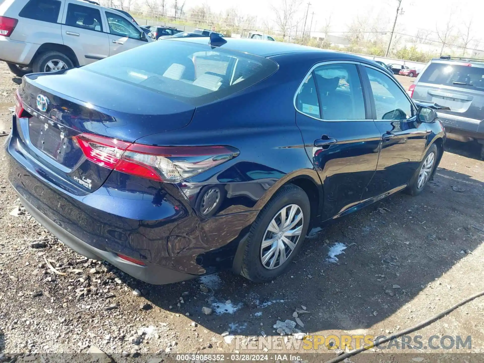 4 Photograph of a damaged car 4T1C31AK8NU571628 TOYOTA CAMRY 2022