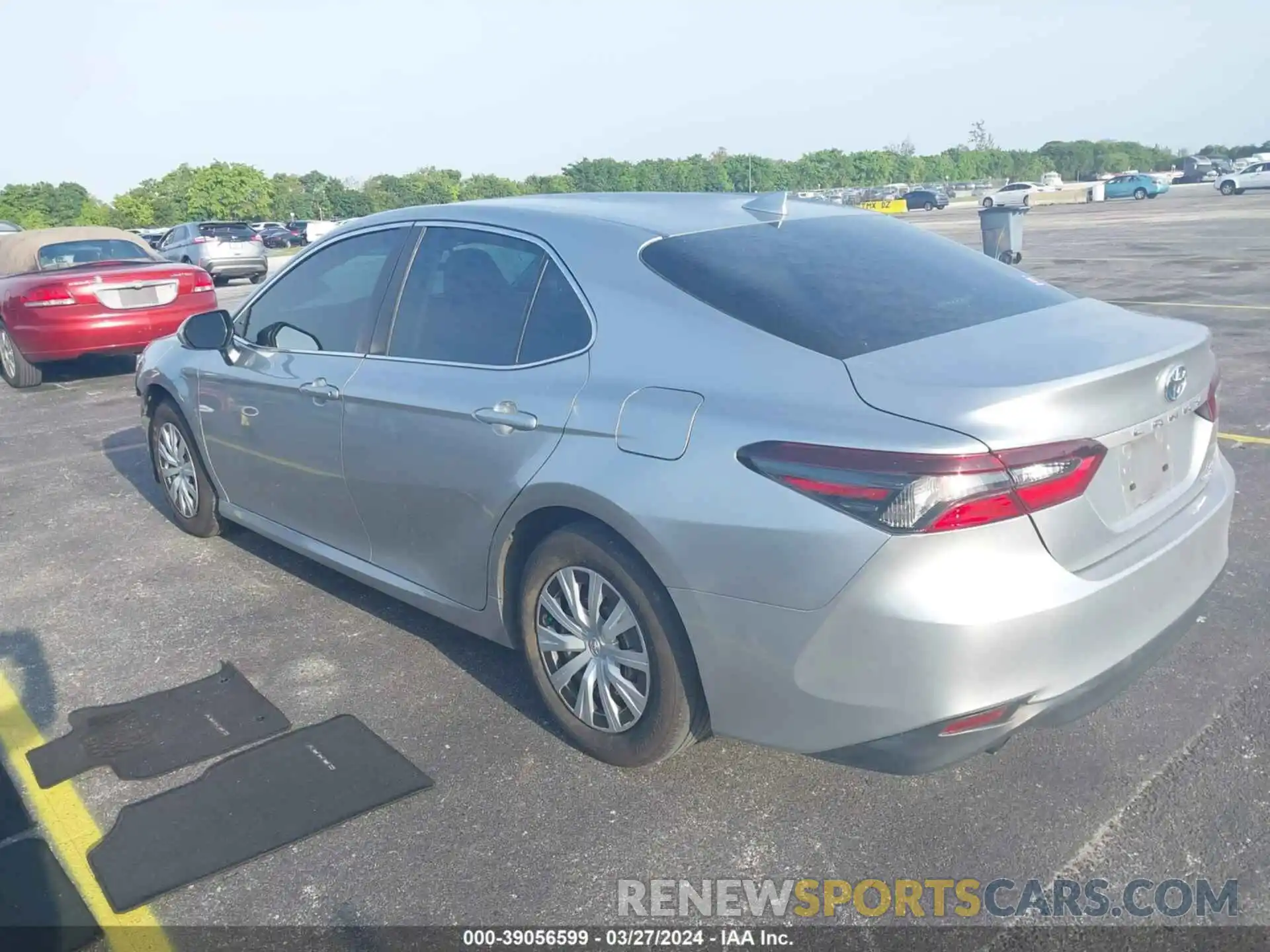 3 Photograph of a damaged car 4T1C31AK8NU577784 TOYOTA CAMRY 2022