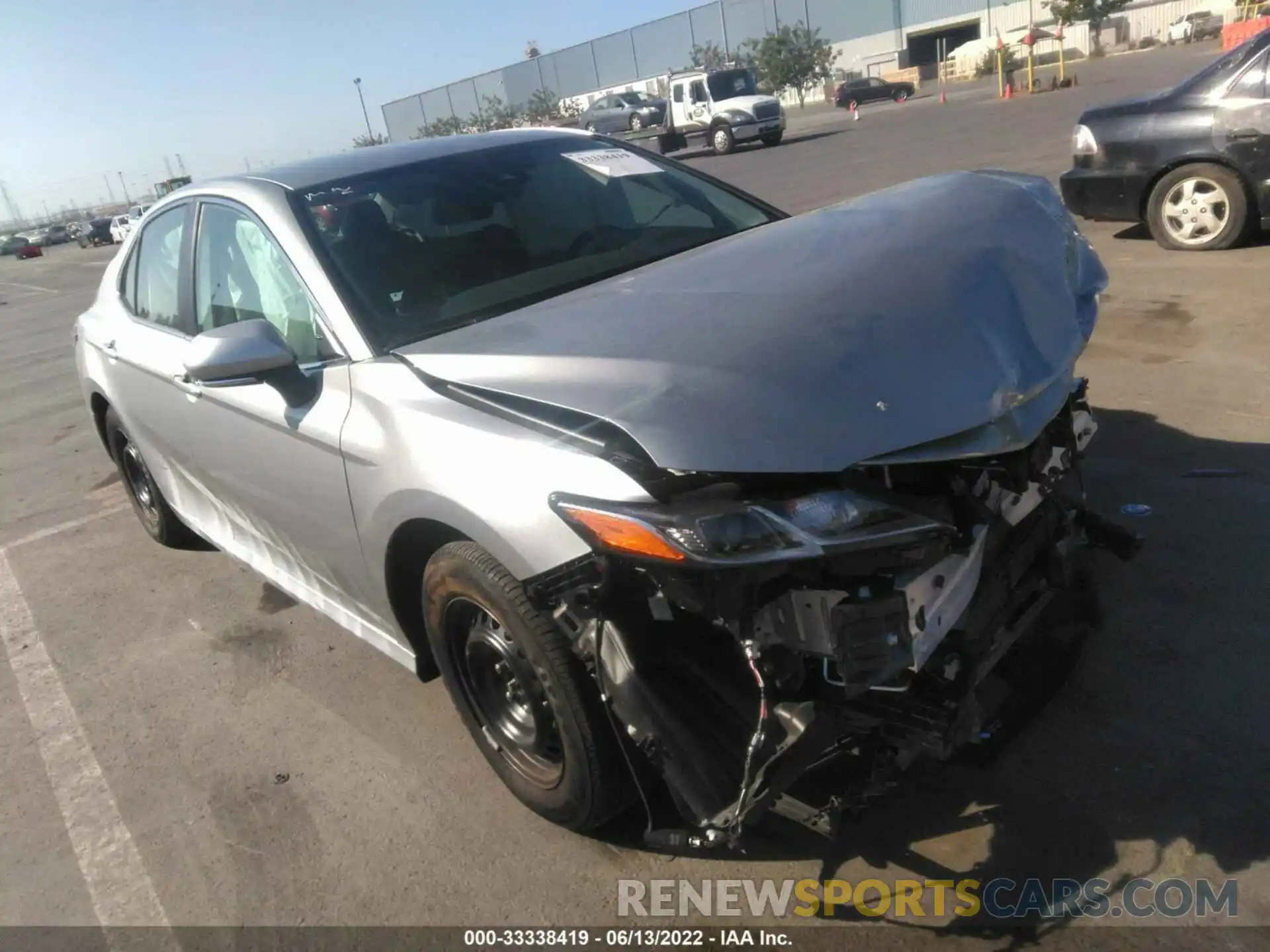 1 Photograph of a damaged car 4T1C31AK8NU585982 TOYOTA CAMRY 2022