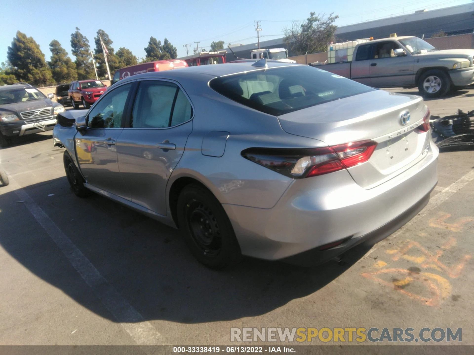 3 Photograph of a damaged car 4T1C31AK8NU585982 TOYOTA CAMRY 2022