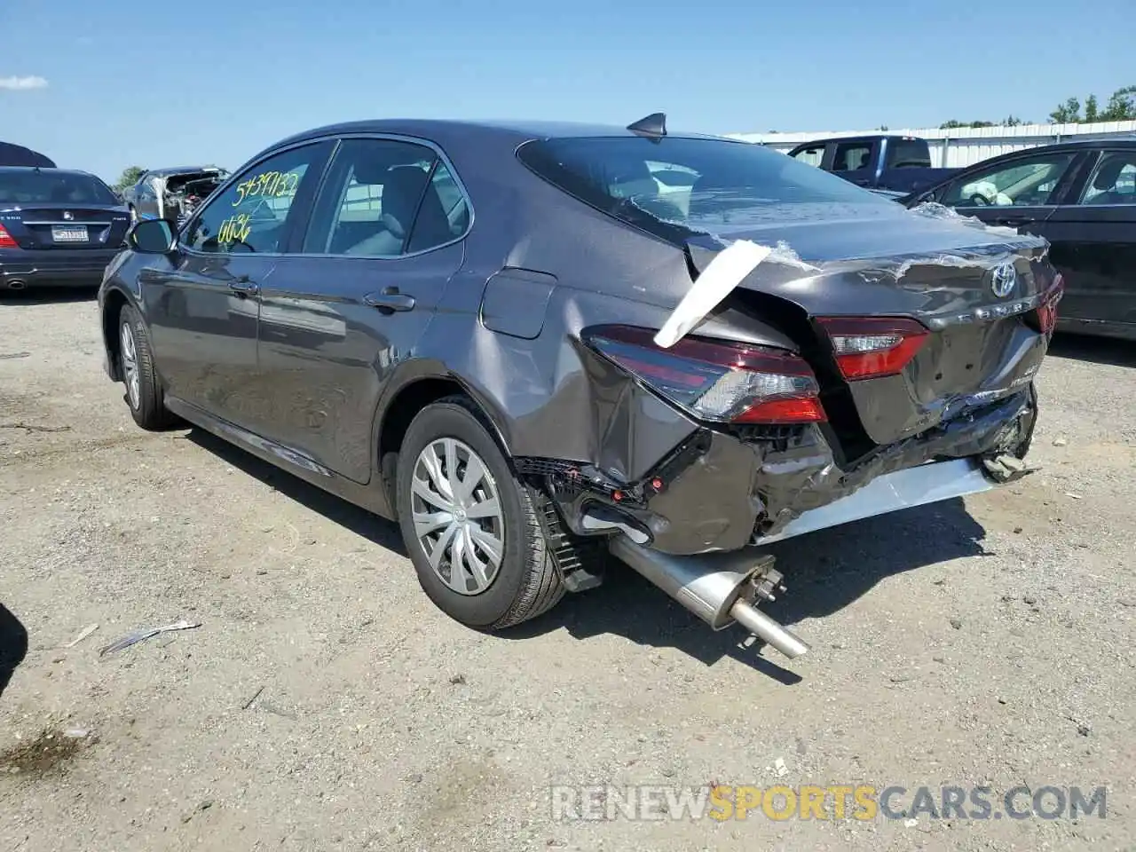 3 Photograph of a damaged car 4T1C31AK9NU585358 TOYOTA CAMRY 2022