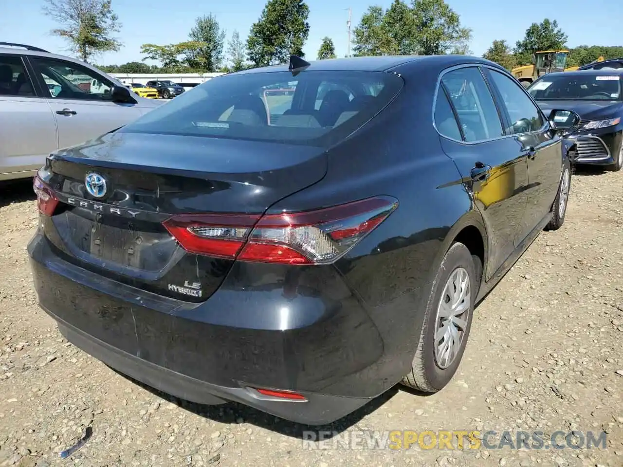 4 Photograph of a damaged car 4T1C31AKXNU591699 TOYOTA CAMRY 2022