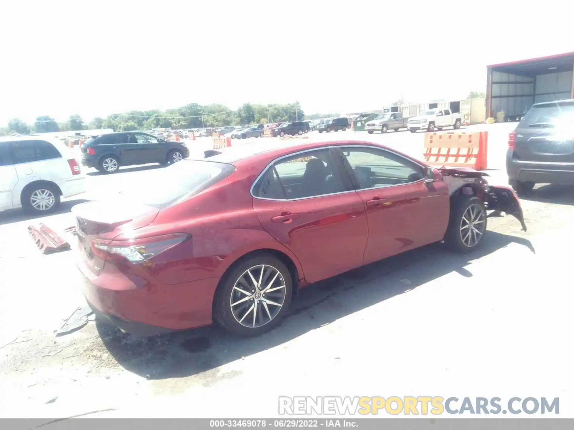 4 Photograph of a damaged car 4T1F11AK1NU008648 TOYOTA CAMRY 2022