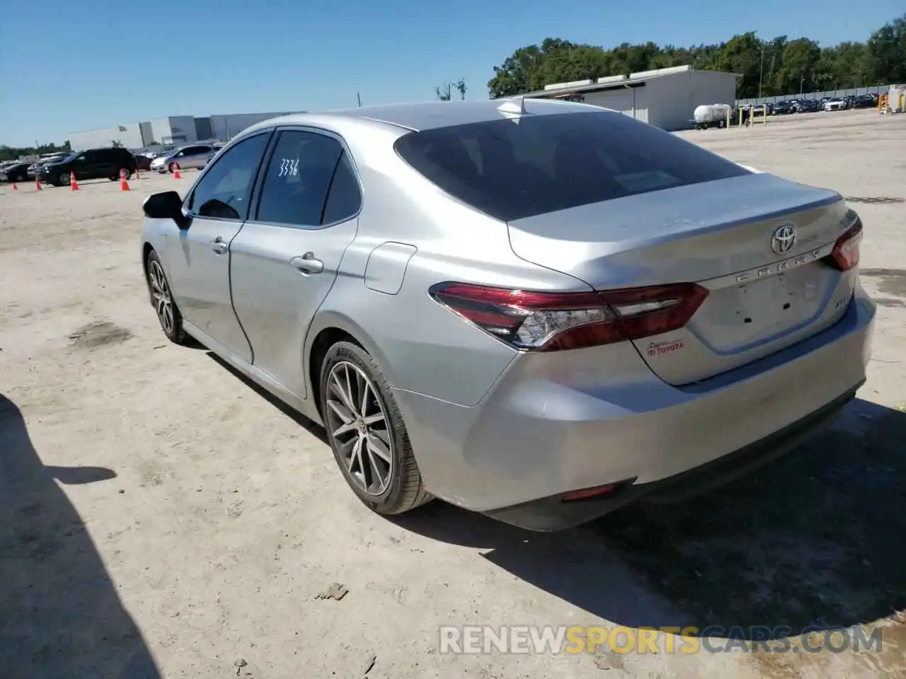 4 Photograph of a damaged car 4T1F11AK4NU027923 TOYOTA CAMRY 2022