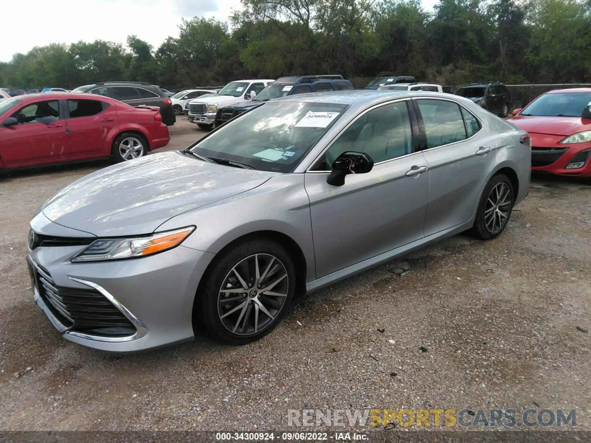 2 Photograph of a damaged car 4T1F11AK4NU046259 TOYOTA CAMRY 2022