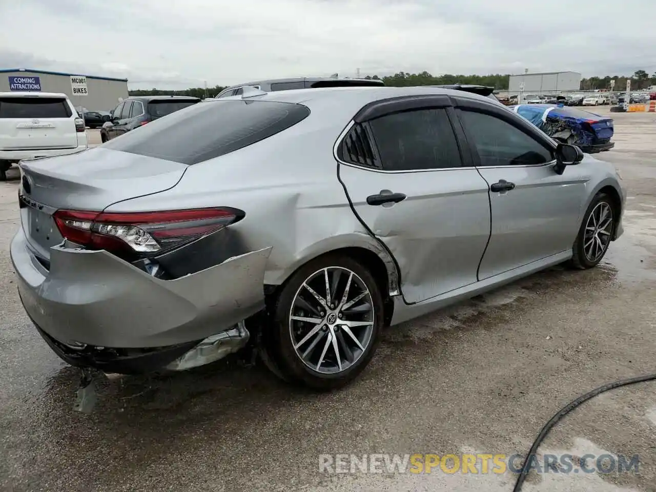 3 Photograph of a damaged car 4T1F11AK5NU014632 TOYOTA CAMRY 2022