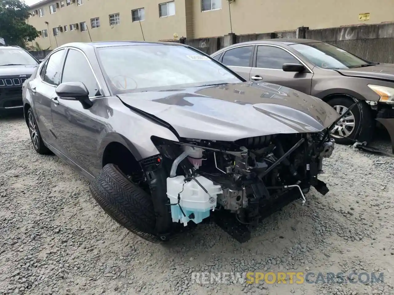 1 Photograph of a damaged car 4T1F11AK5NU034105 TOYOTA CAMRY 2022