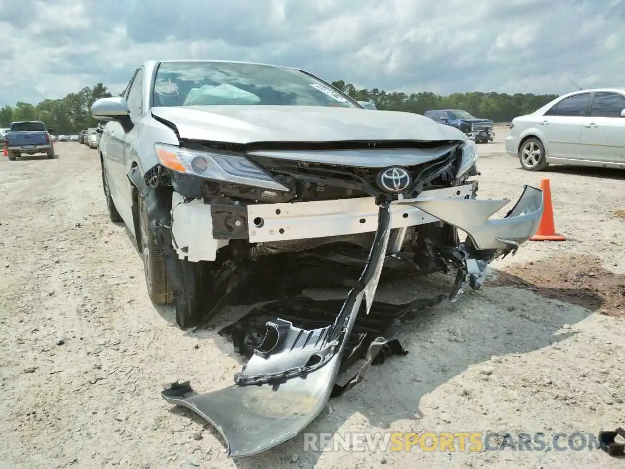 9 Photograph of a damaged car 4T1F11AK6NU013229 TOYOTA CAMRY 2022