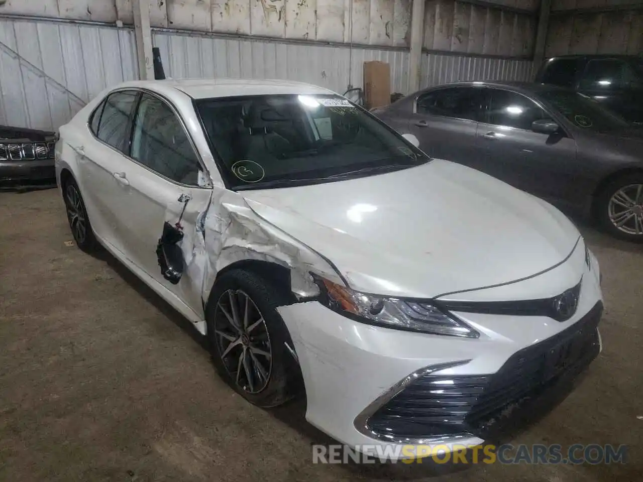 1 Photograph of a damaged car 4T1F11BK5NU048827 TOYOTA CAMRY 2022